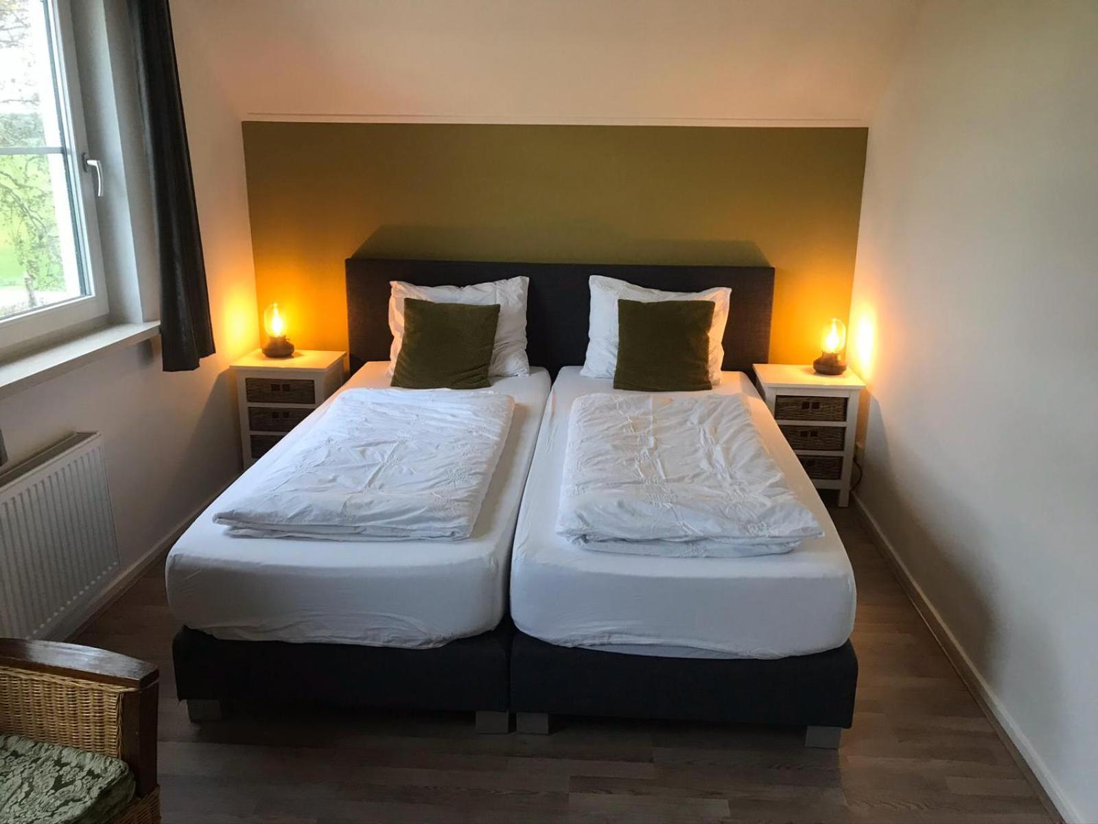 Standard Twin Room with Shared Bathroom photo 1