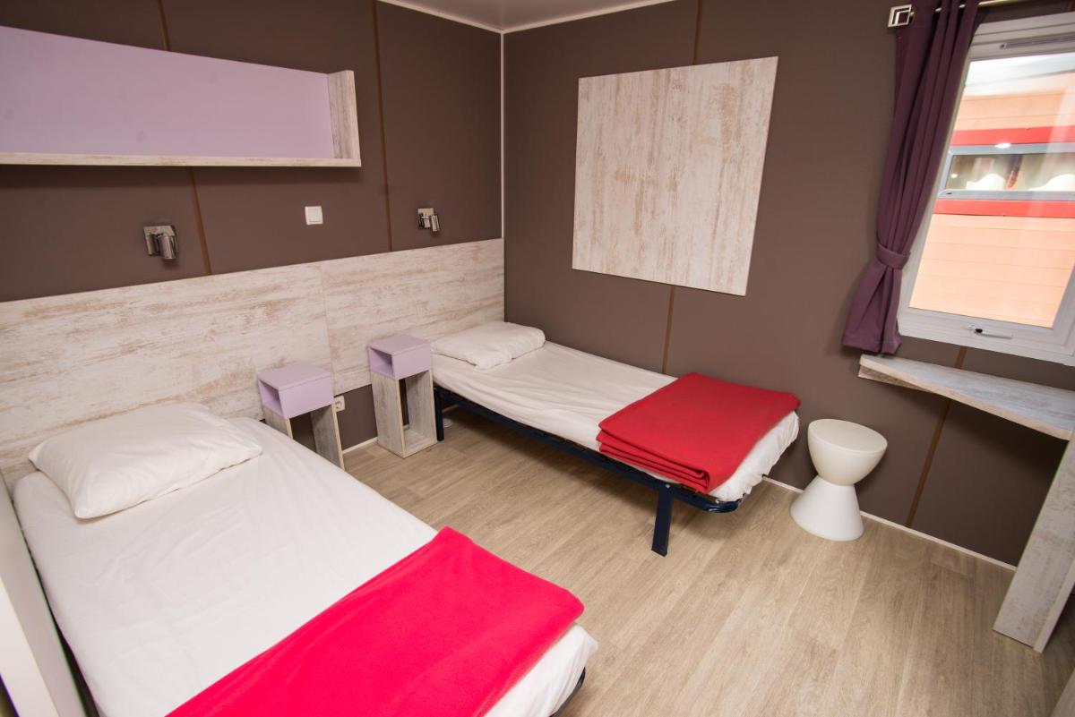 Deluxe Bungalow - Photo 10