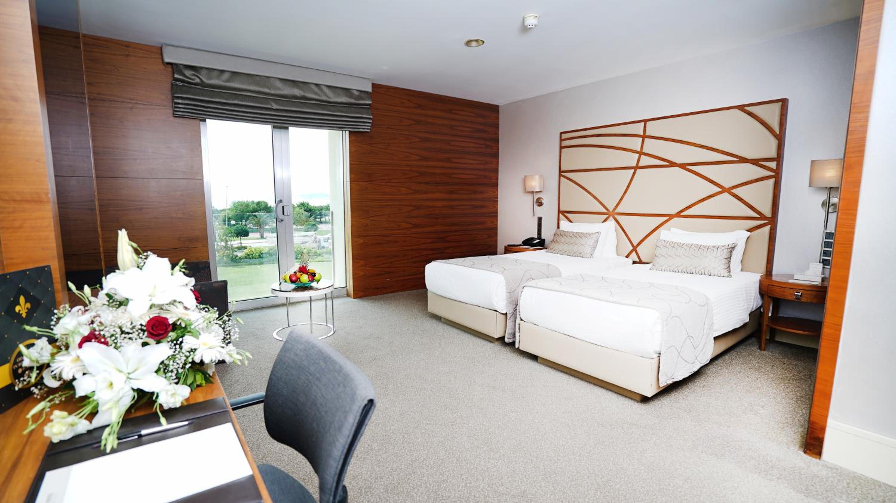 Deluxe Twin Room with Sea View photo 3
