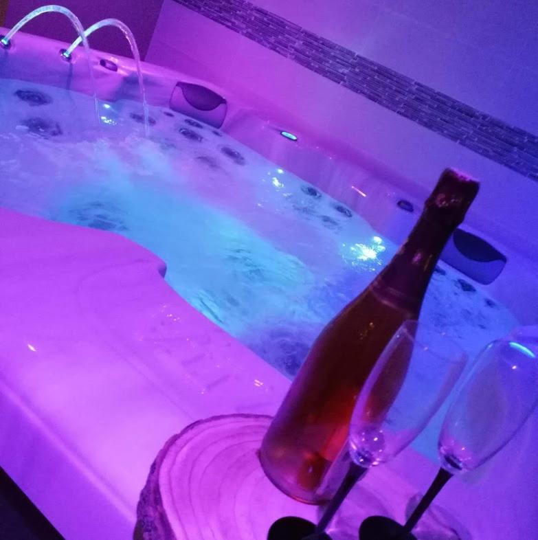 Suite with Spa Access - Photo 4
