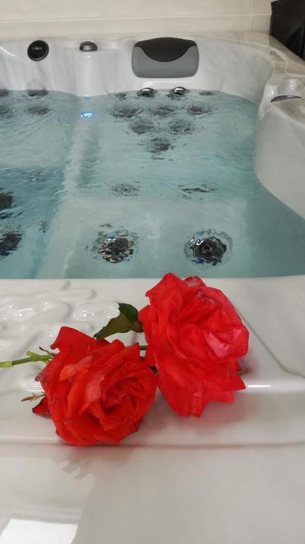 Suite with Spa Access - Photo 11