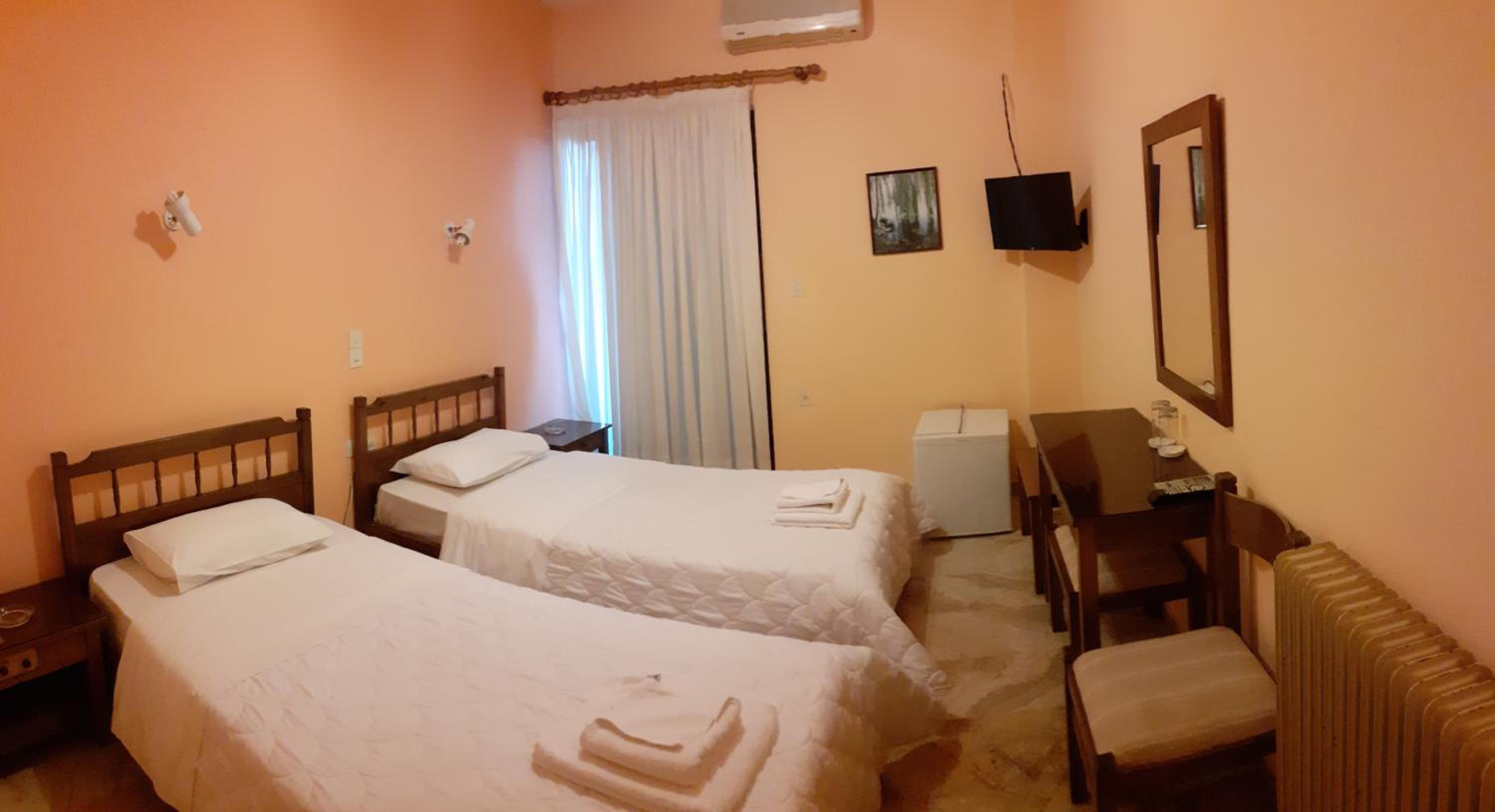 Double or Twin Room photo 3