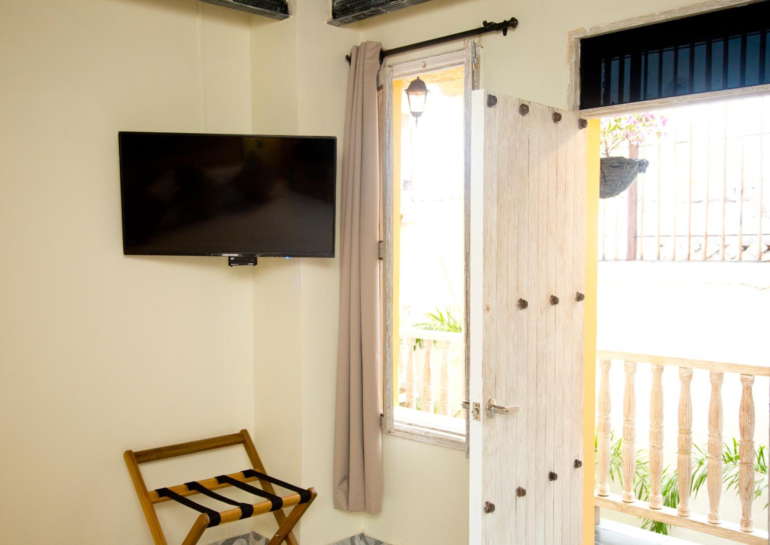 Deluxe King Room photo 2