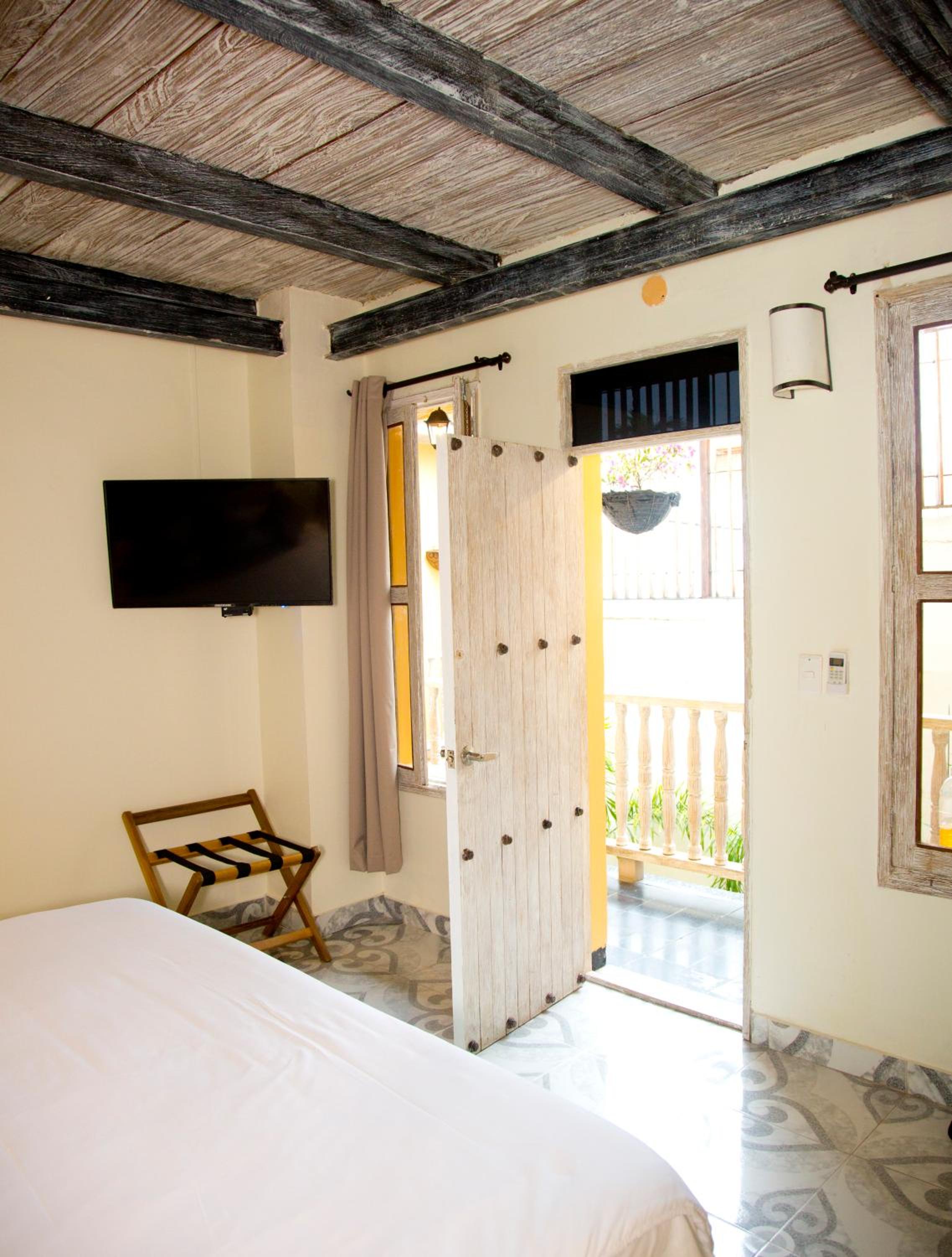 Deluxe King Room photo 1