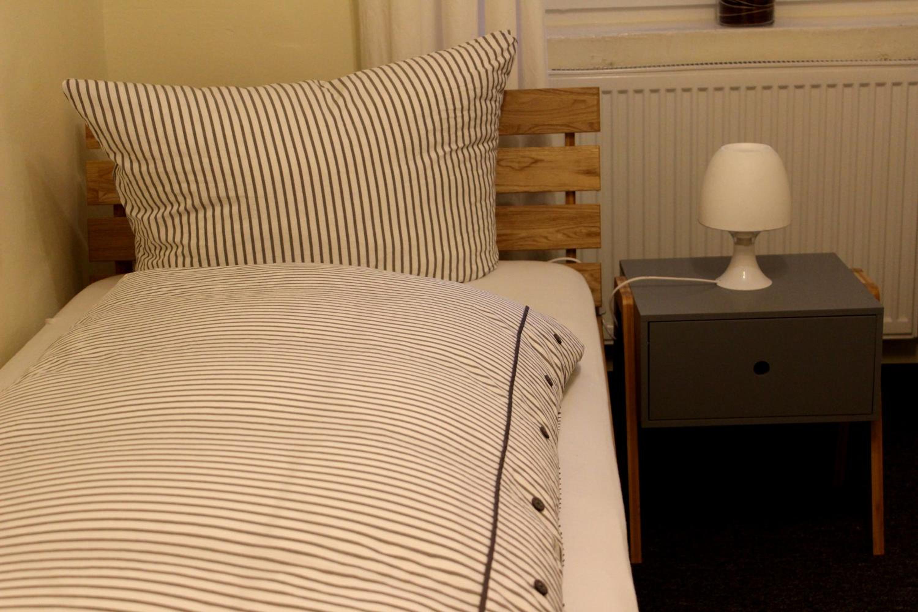Economy Single Room with Shared Bathroom photo 2