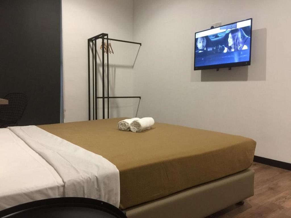Deluxe King Room - Photo 5