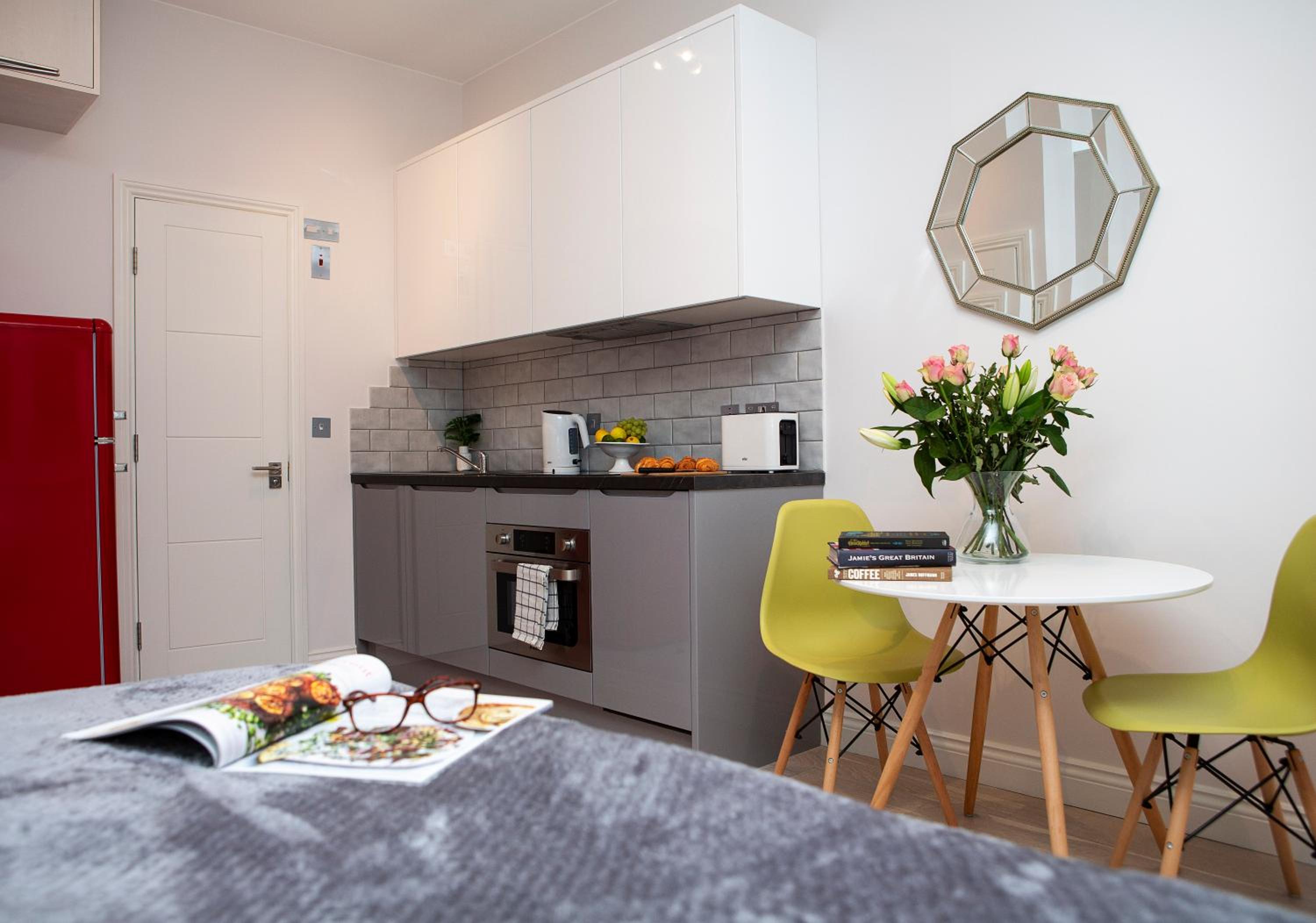 Studio Apartment (first floor) photo 2