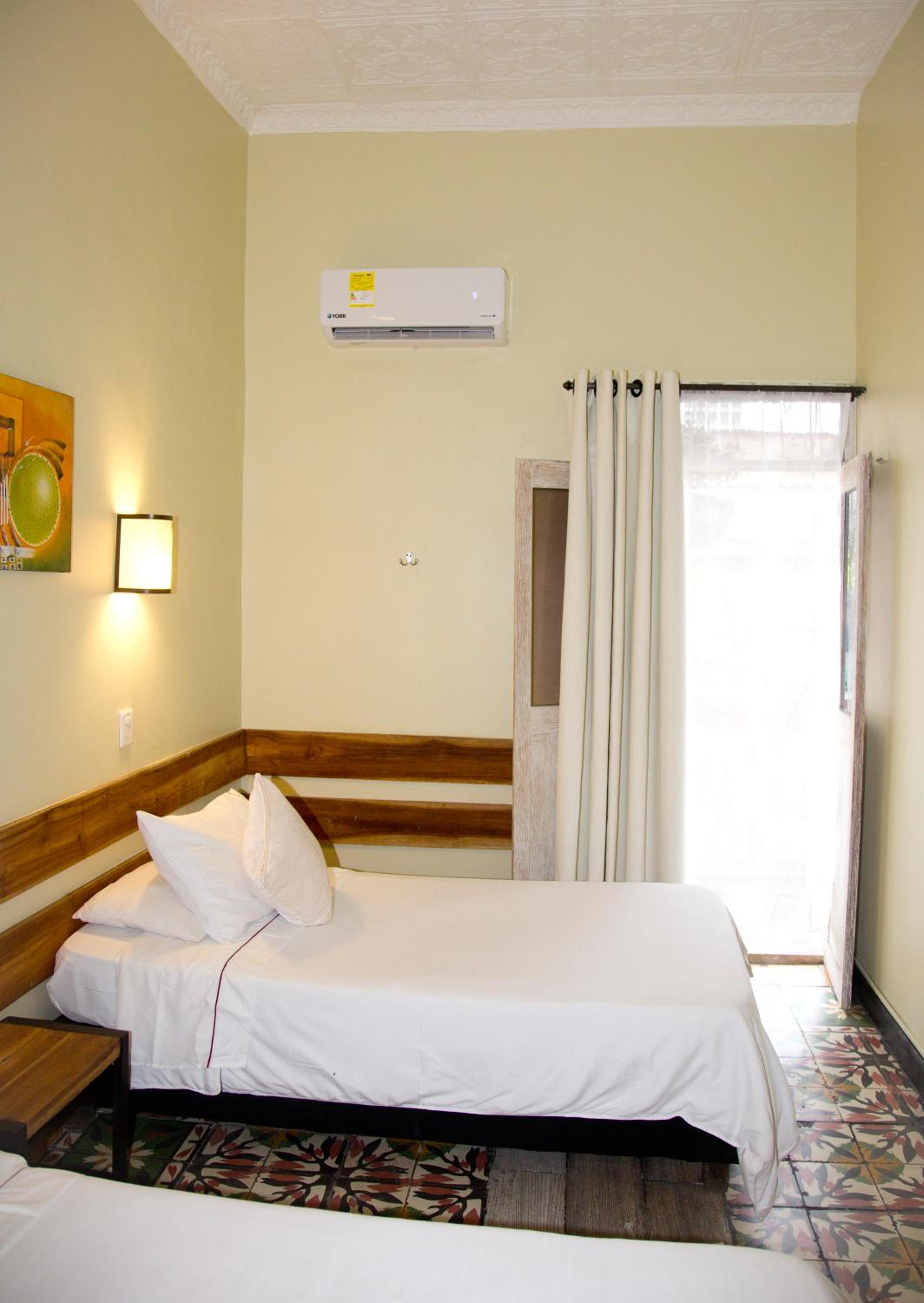 Twin Room with Shared Bathroom photo 3