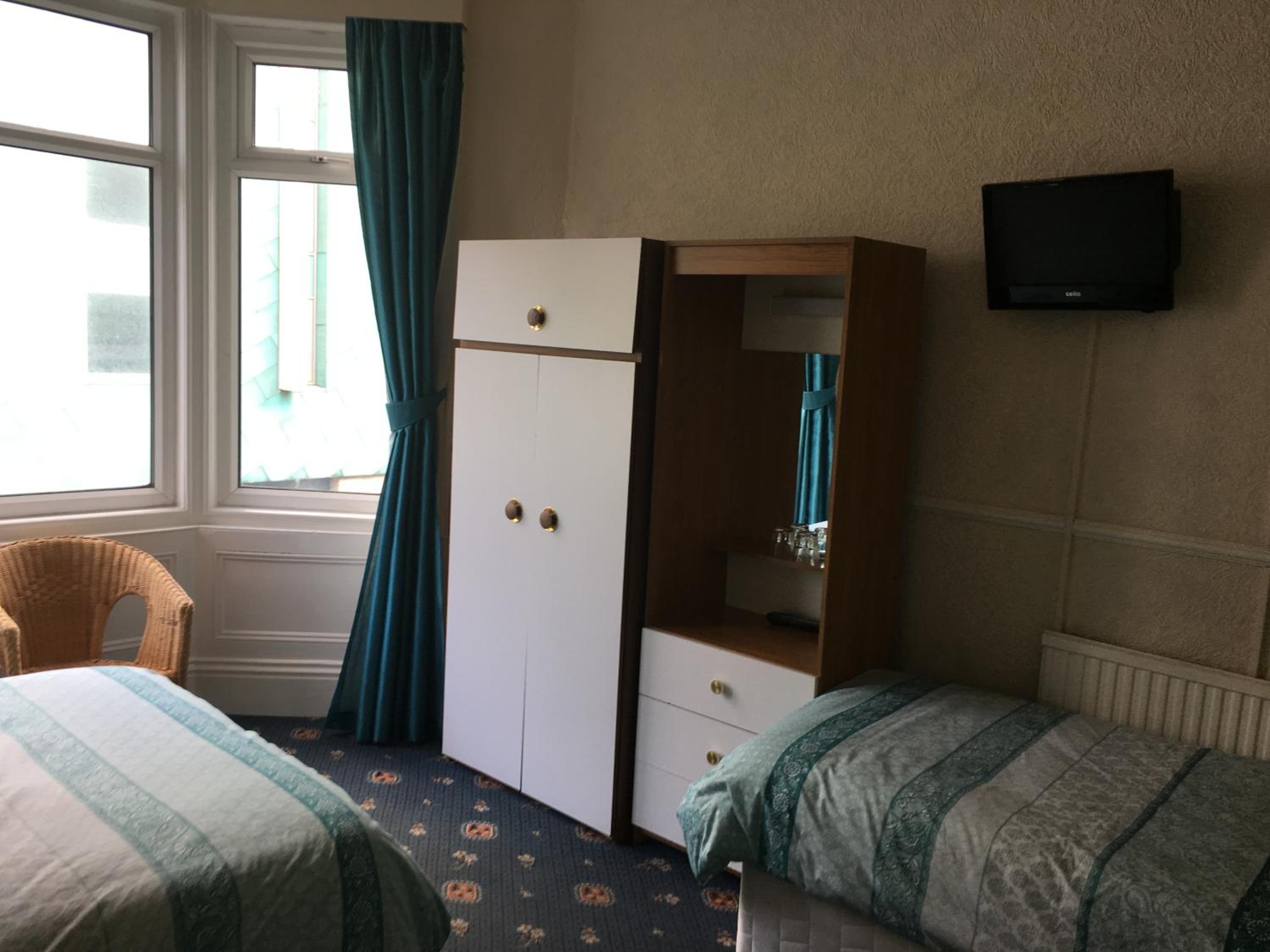 Standard Triple Room - Photo 2