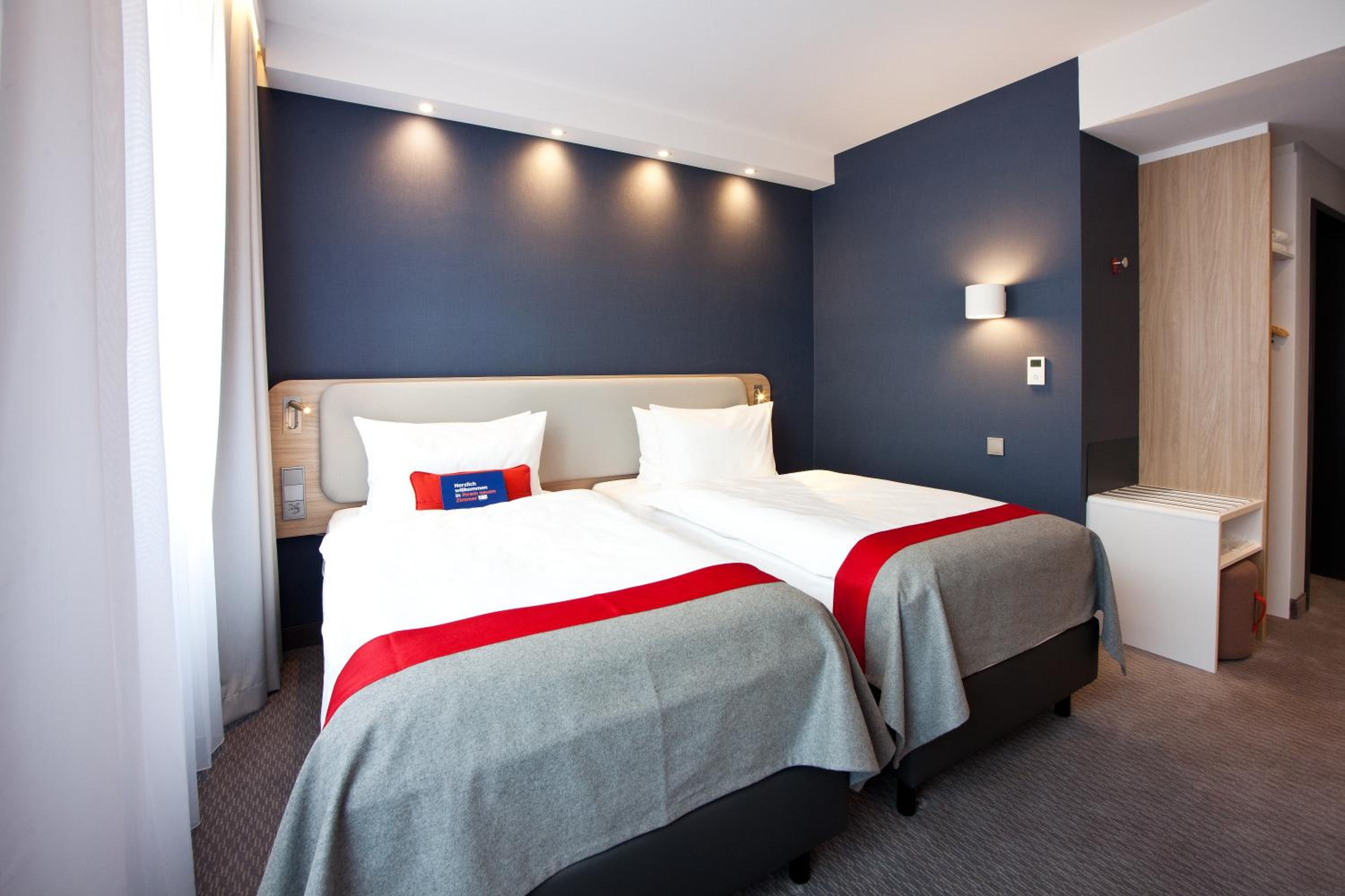 Standard Room with Two Single Beds - Photo 4
