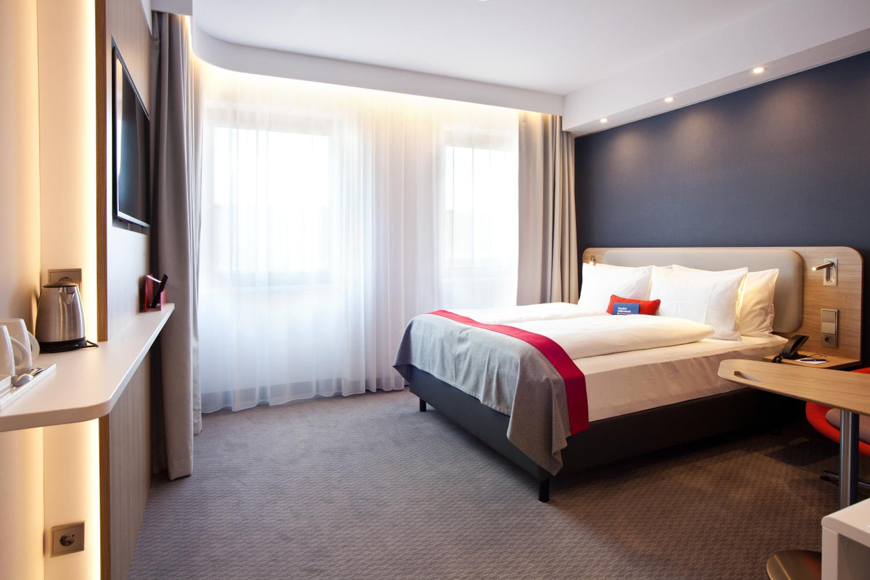 Standard Queen Room - Photo 5