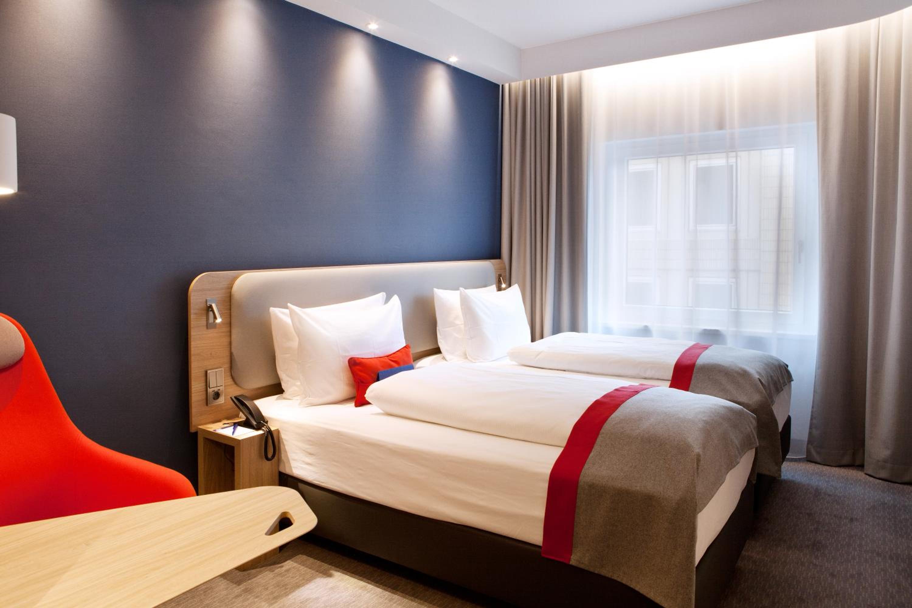 Standard Room with Two Single Beds - Photo 2