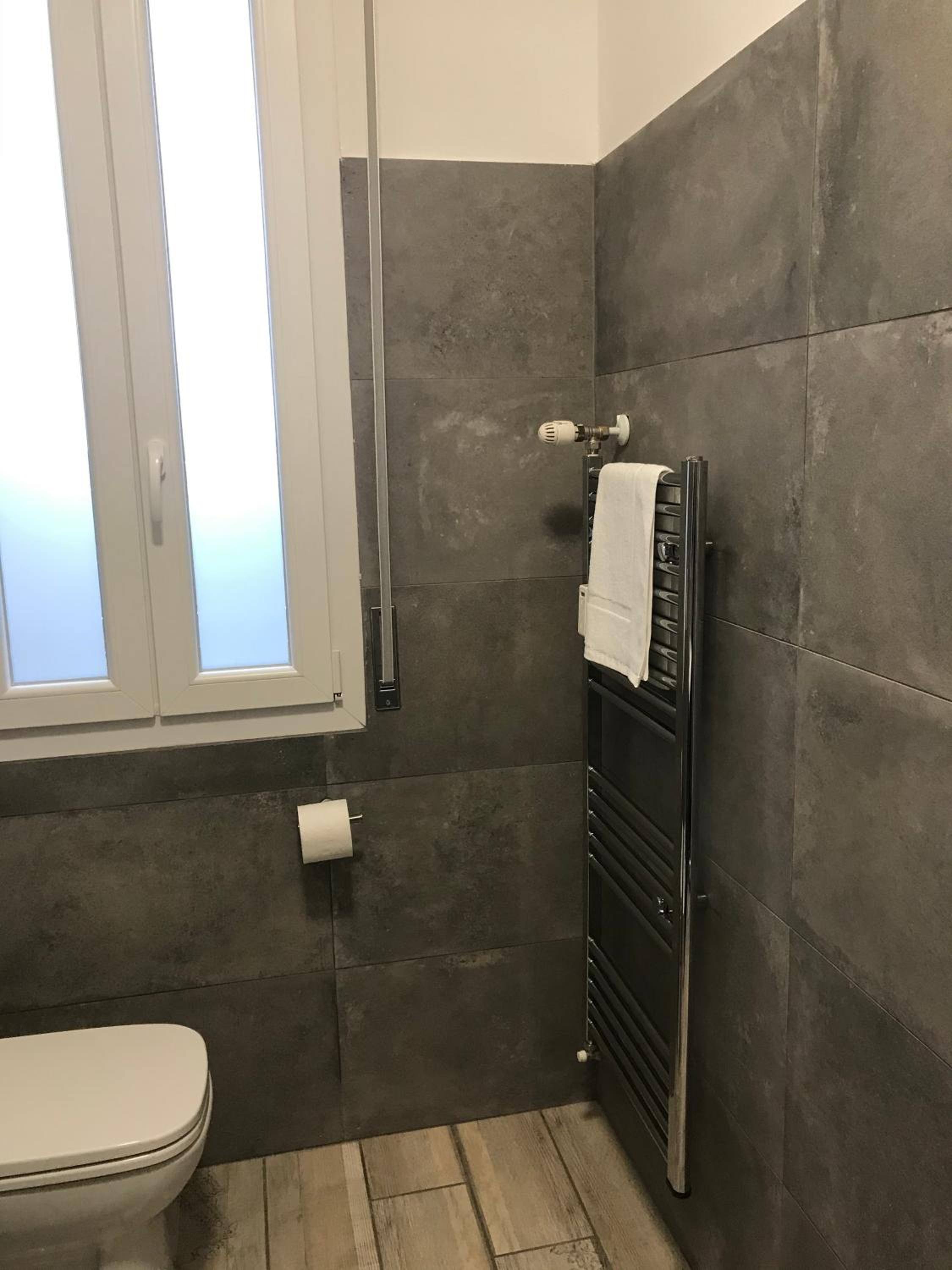 Double or Twin Room with Balcony - Photo 25