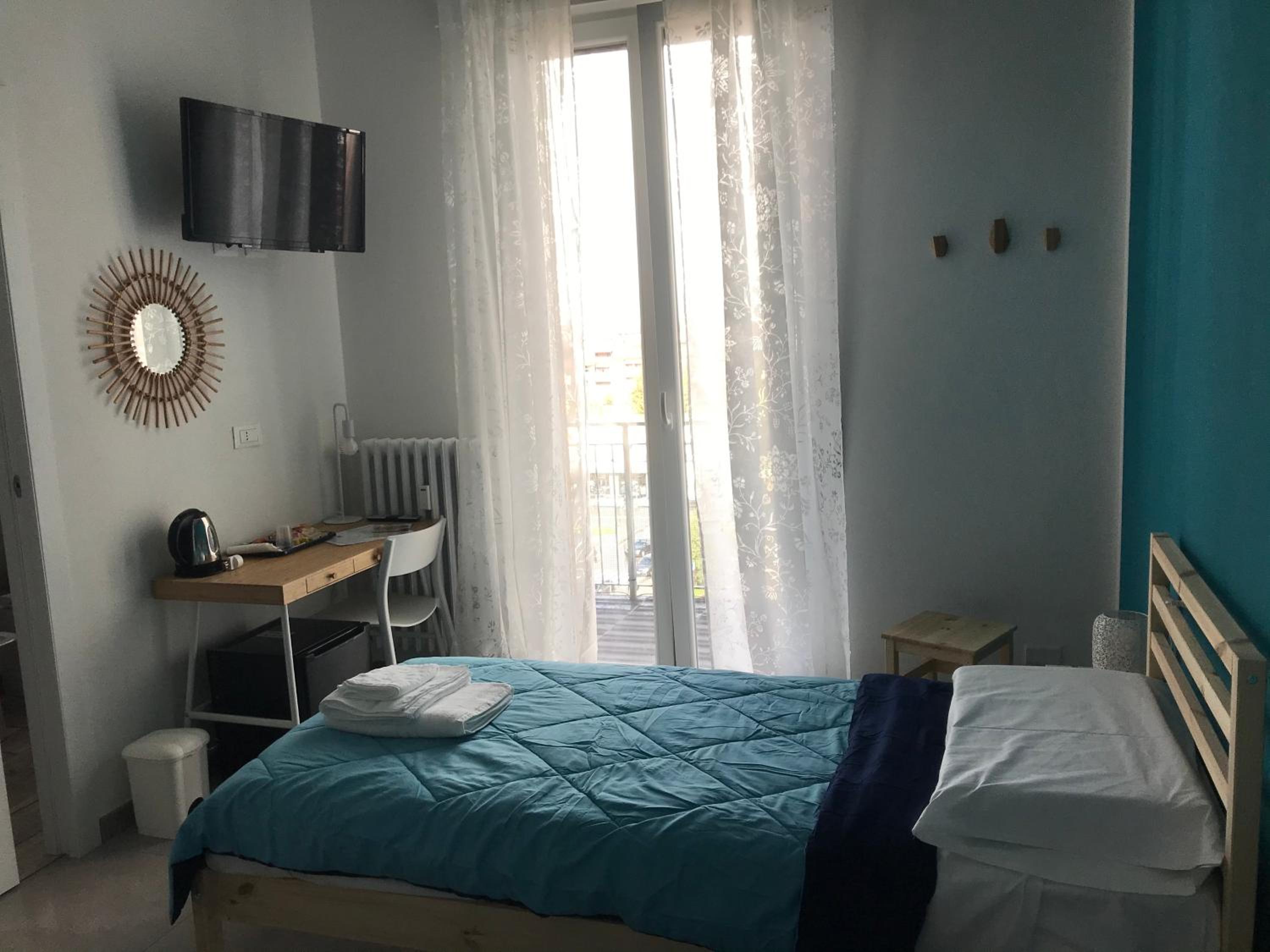 Double or Twin Room with Balcony - Photo 20