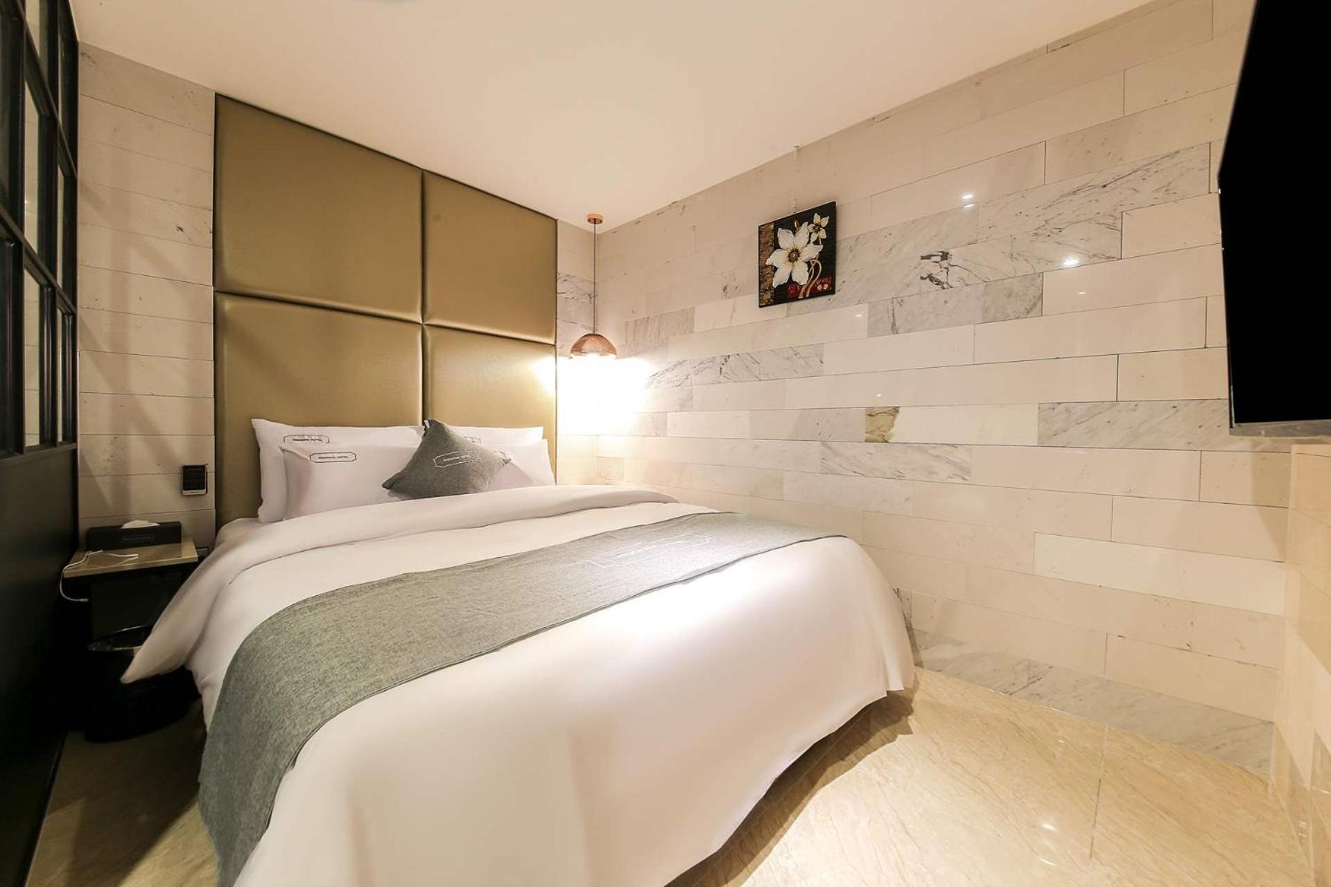 Twin Room - Photo 1