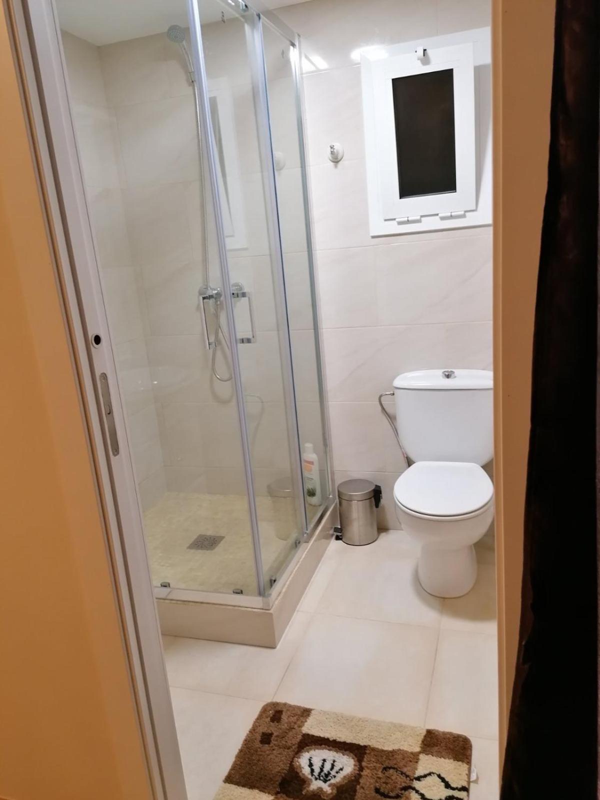 Deluxe Double Room (2 Adults + 1 Child) - Photo 3