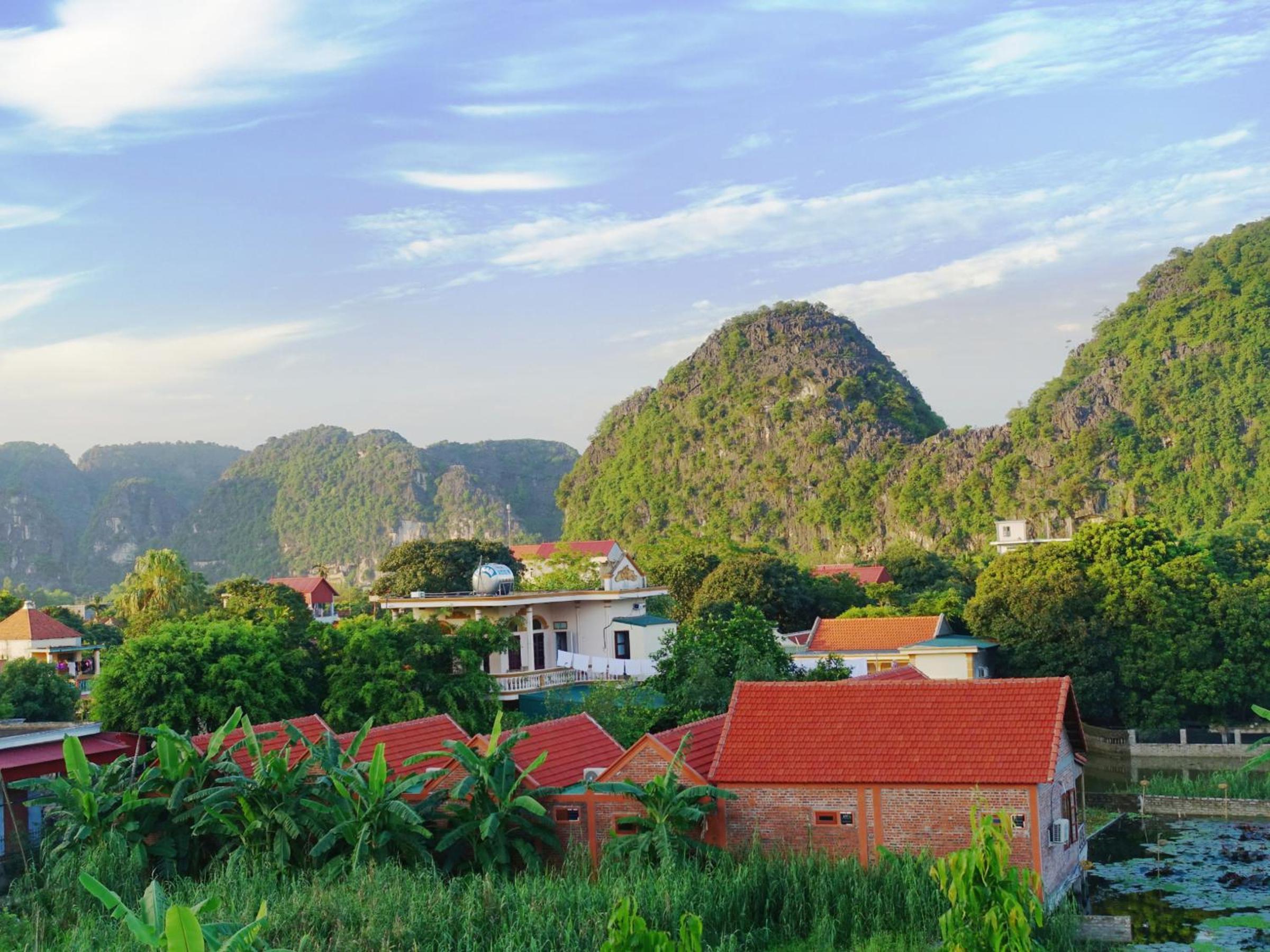 Bungalow with Garden View - Photo 8