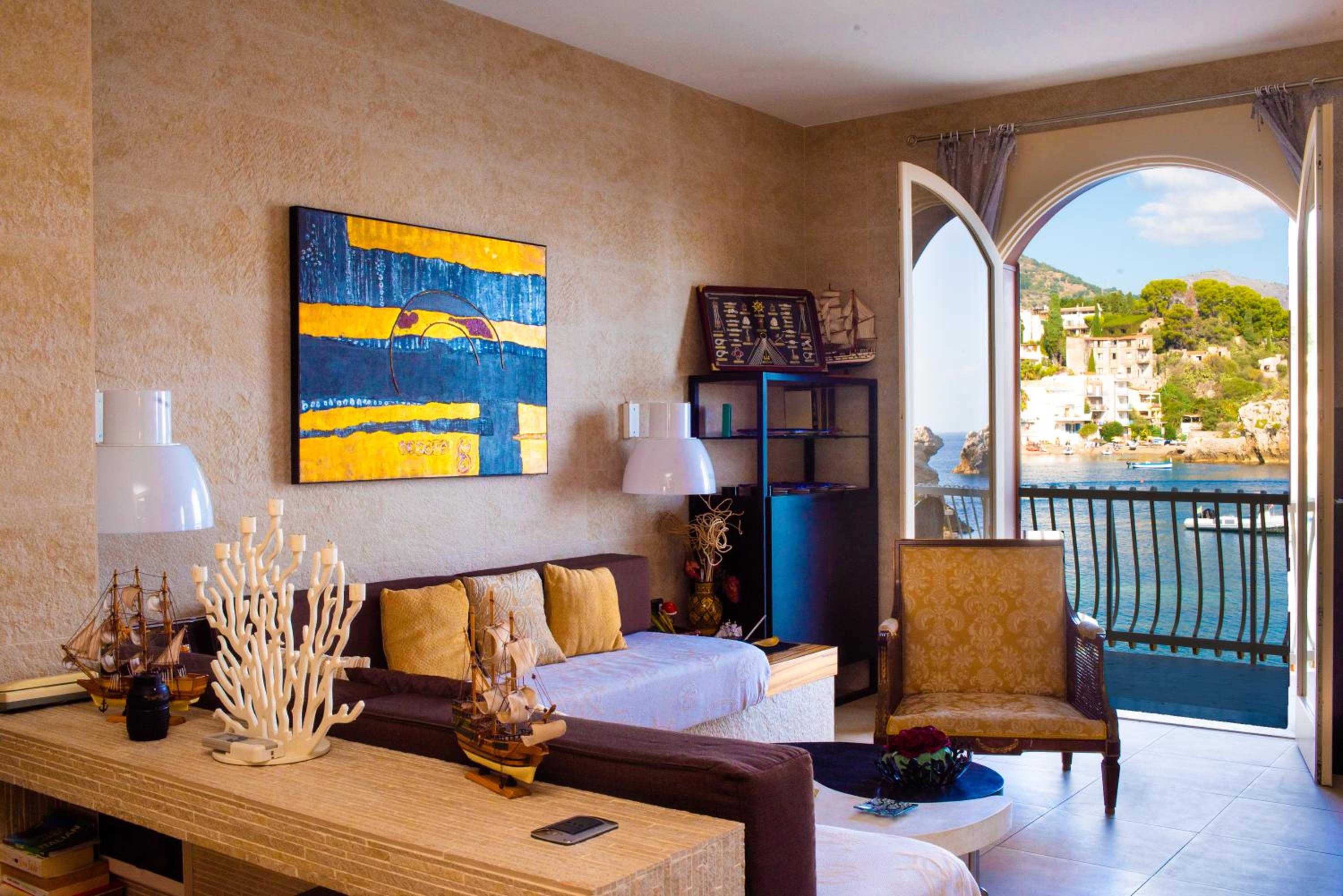 Apartment With Sea View