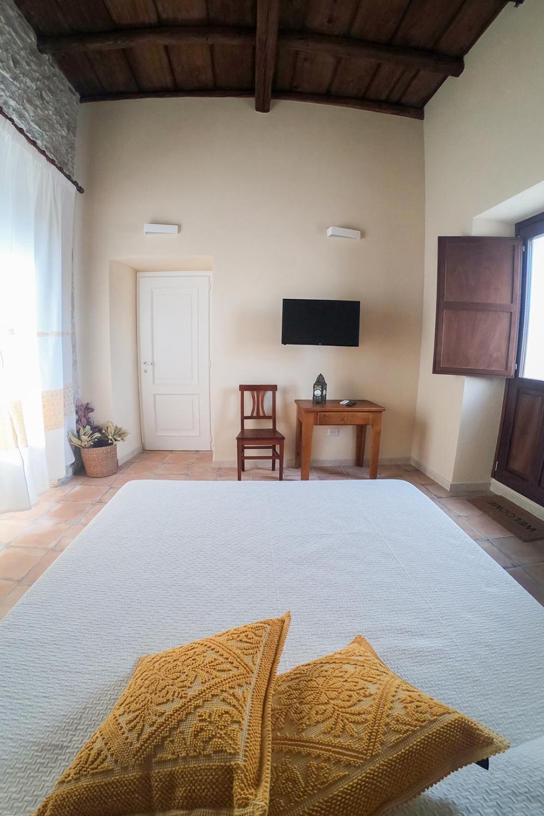 Double Room with Private Bathroom photo 3
