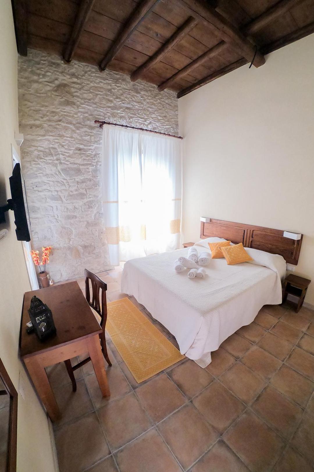 Double Room with Private Bathroom photo 2