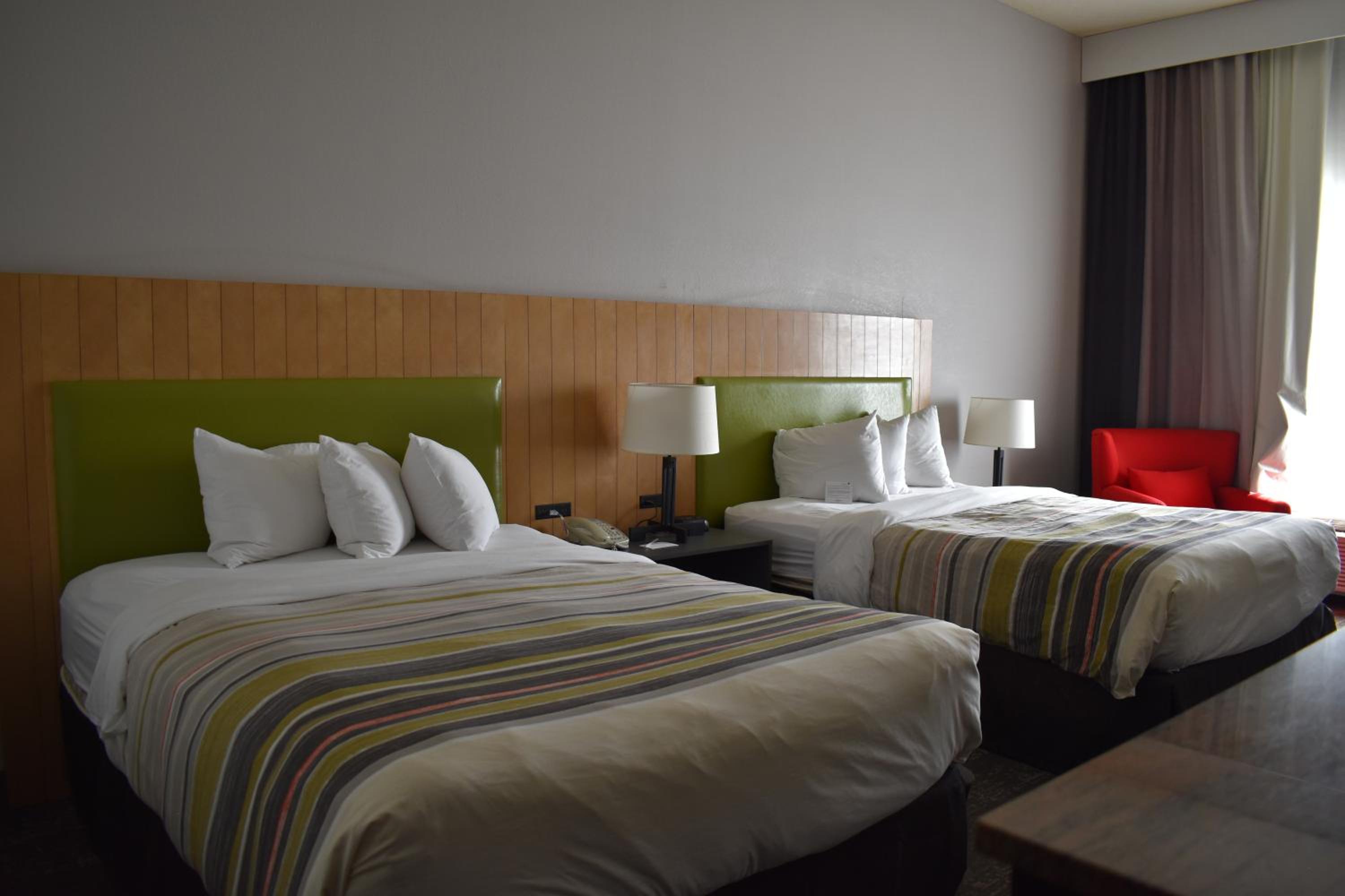 Queen Room with Two Queen Beds - Disability Access/Non-Smoking - Photo 3