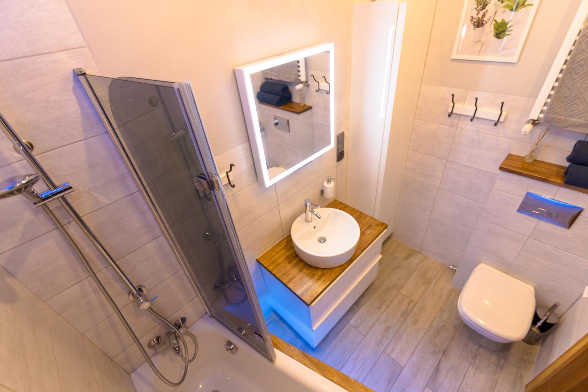 Two-Bedroom Apartment - Photo 9