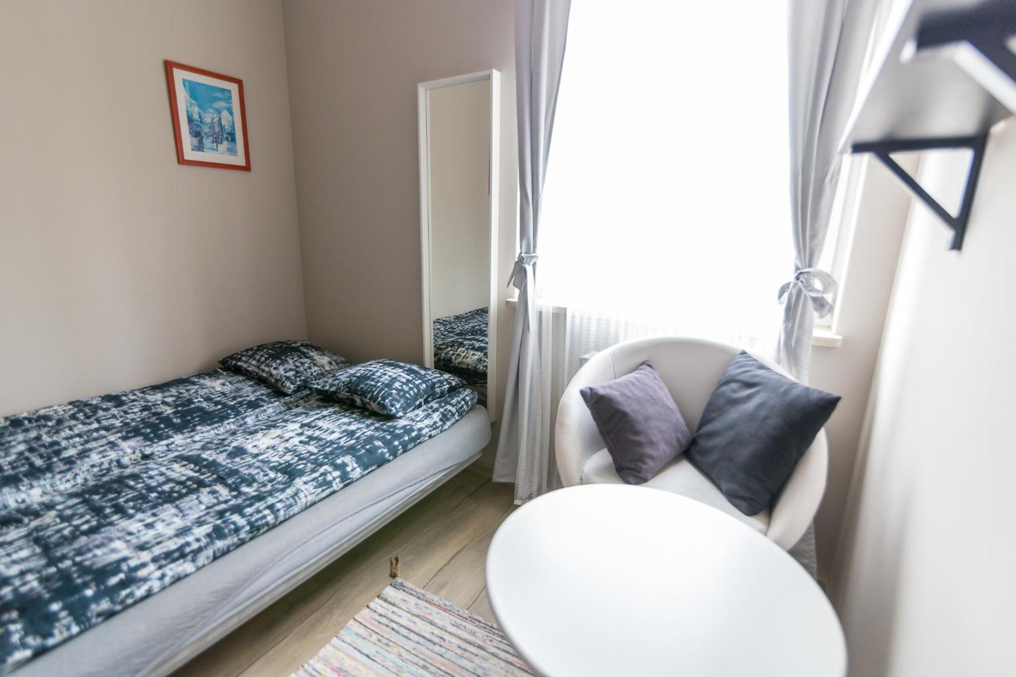 Two-Bedroom Apartment - Photo 2