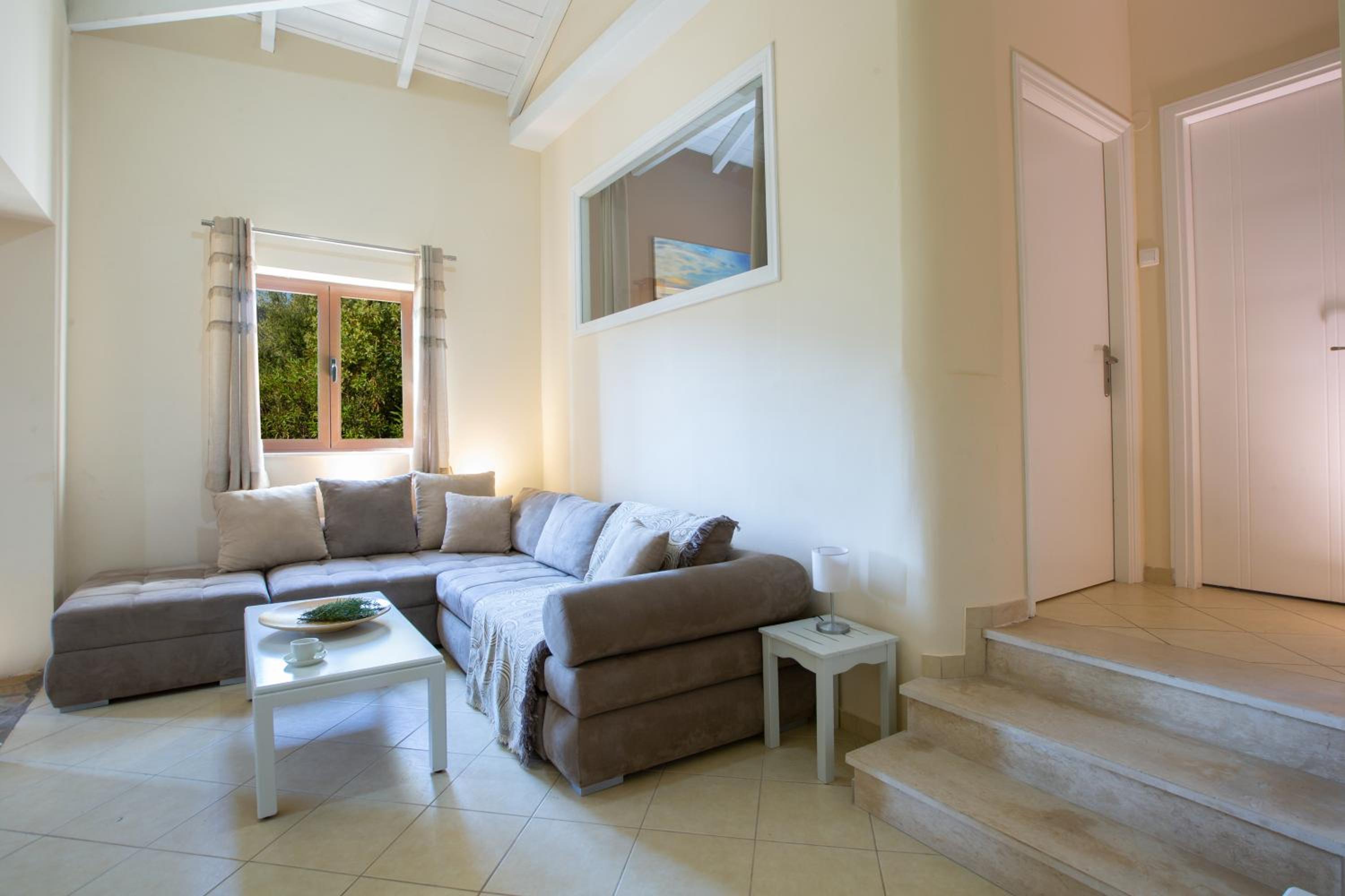 Three-Bedroom Villa with Private Pool photo 3