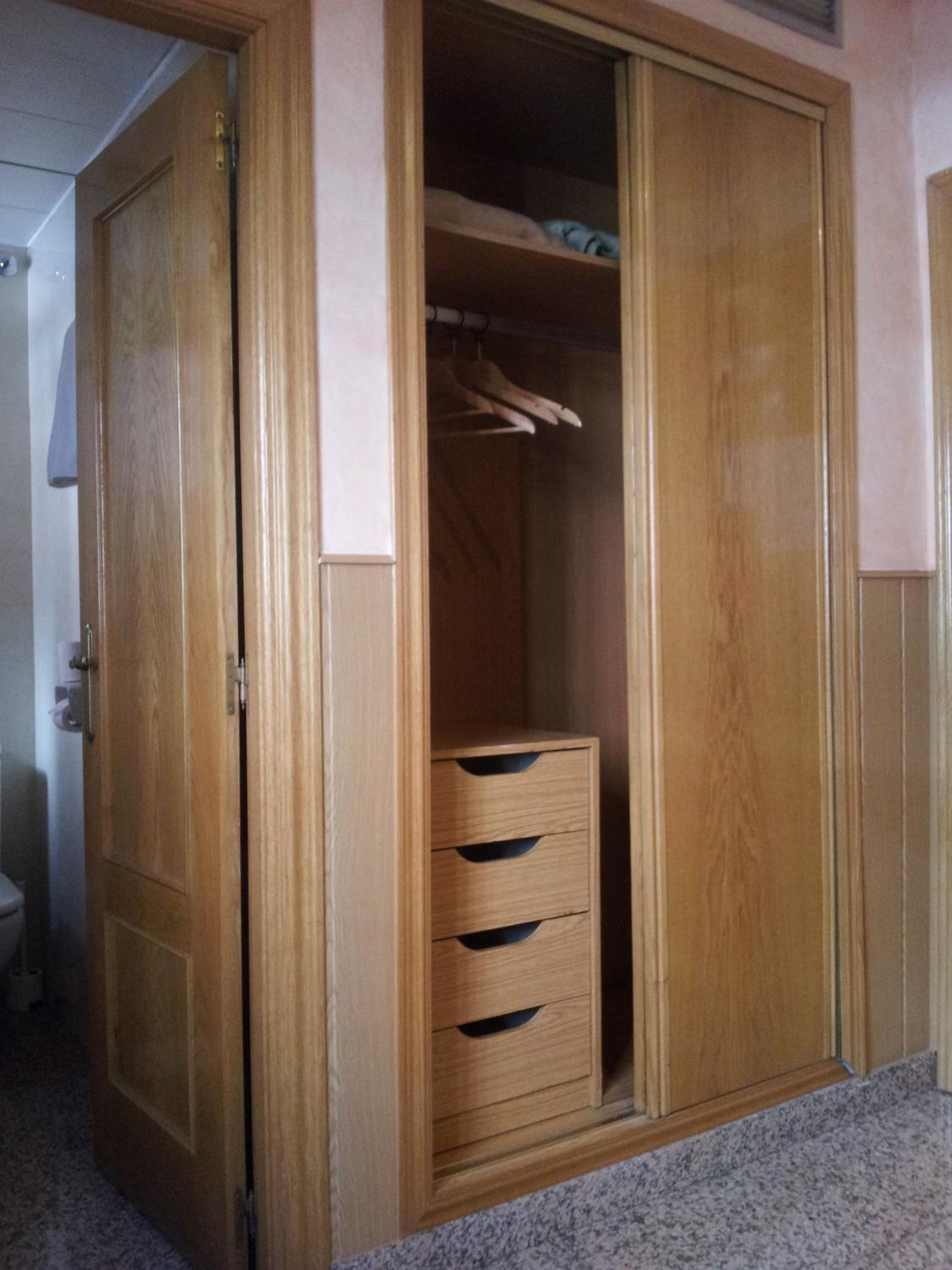 Twin Room - Photo 7