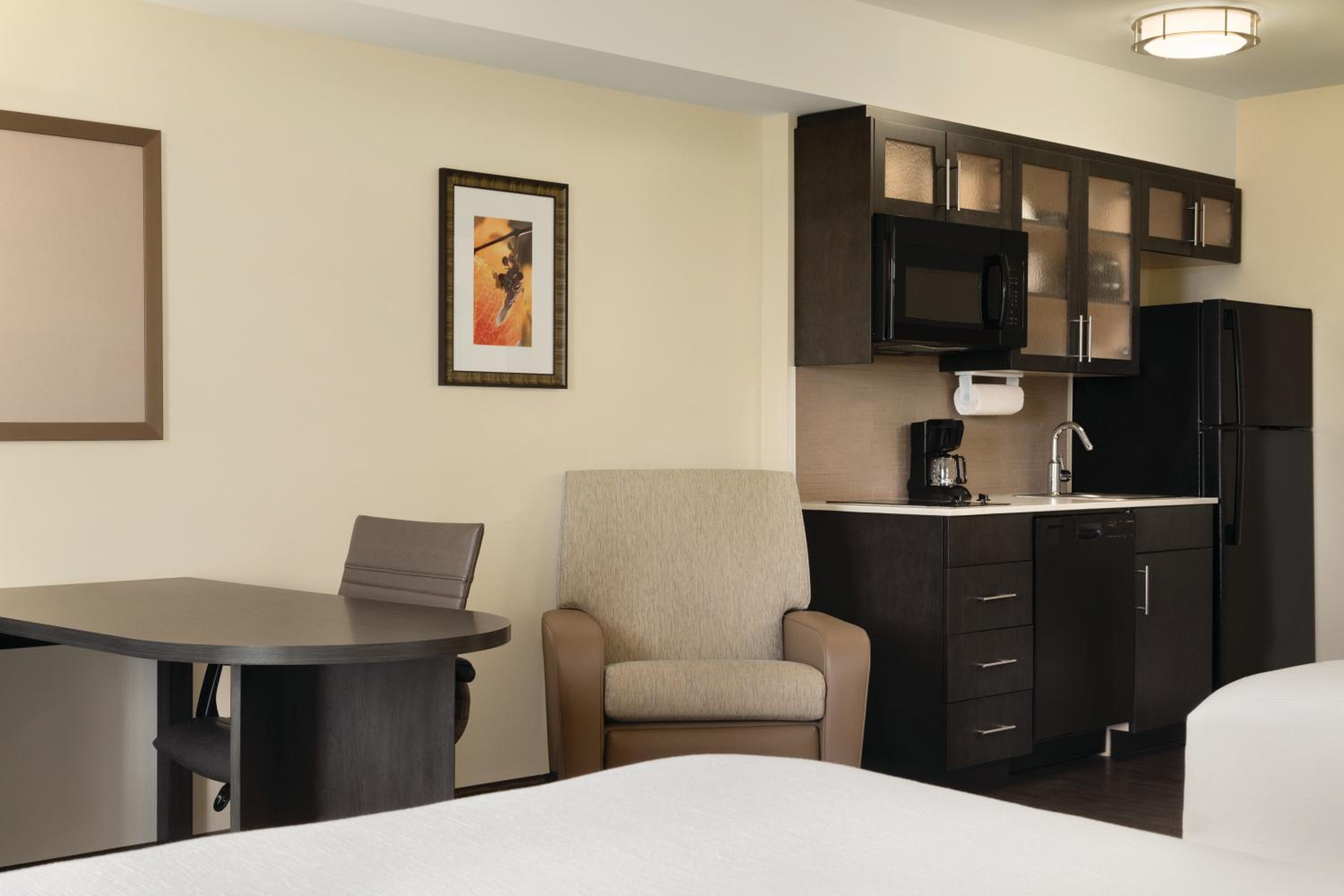 Queen Studio Suite with Two Queen Beds - Non-Smoking