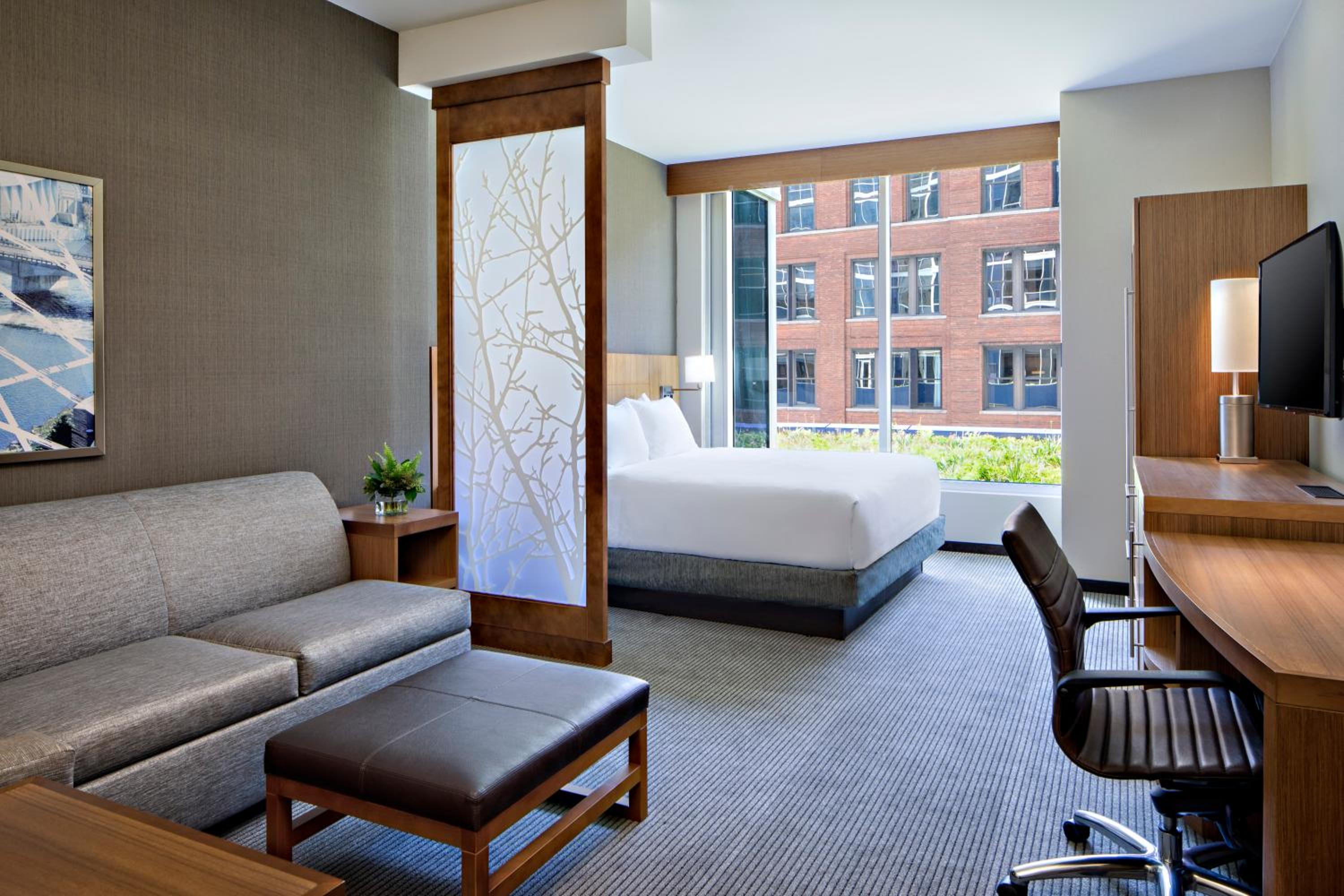 King Room with Sofa Bed and Garden View - Photo 4