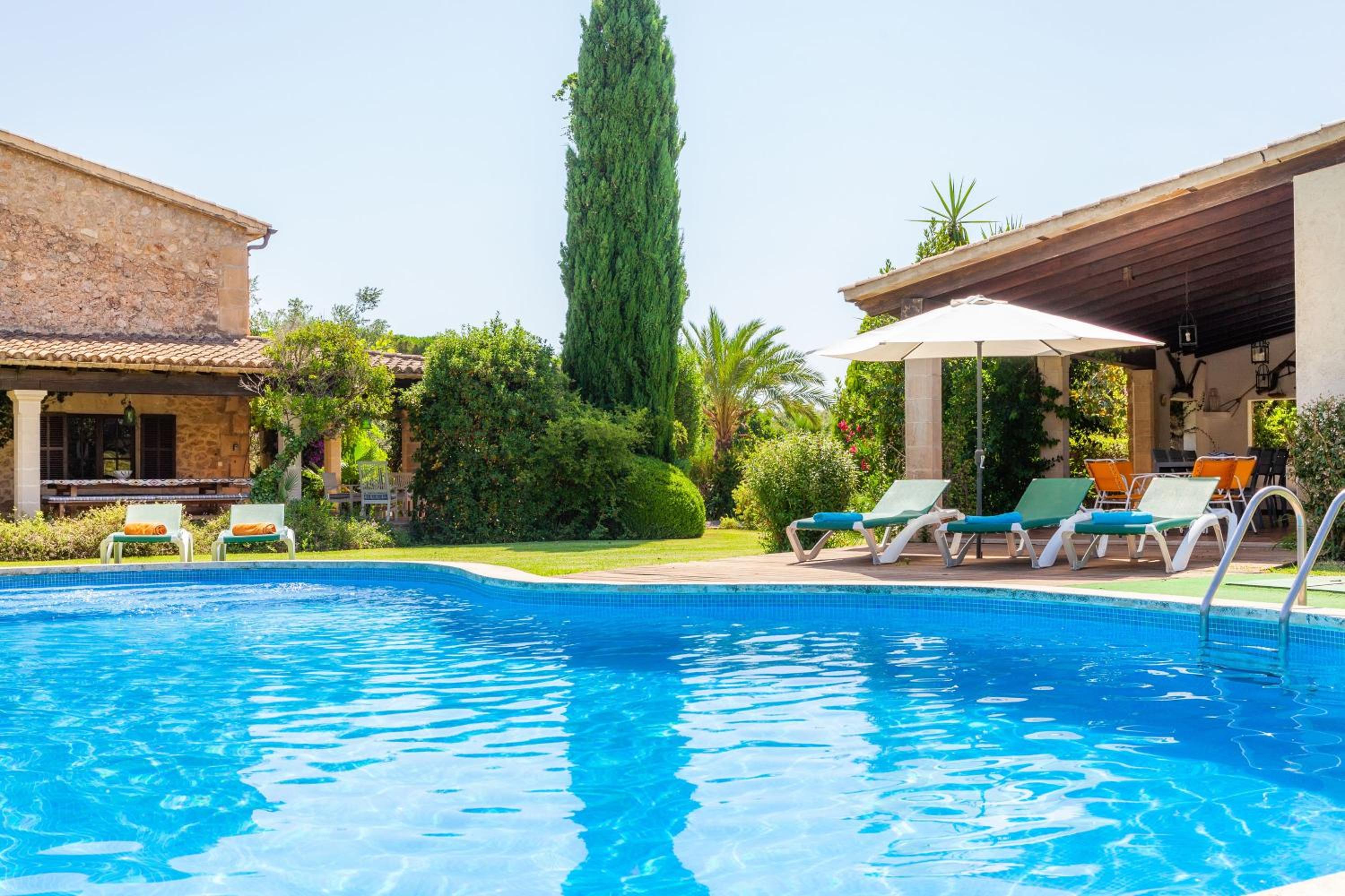 Villa photo 2