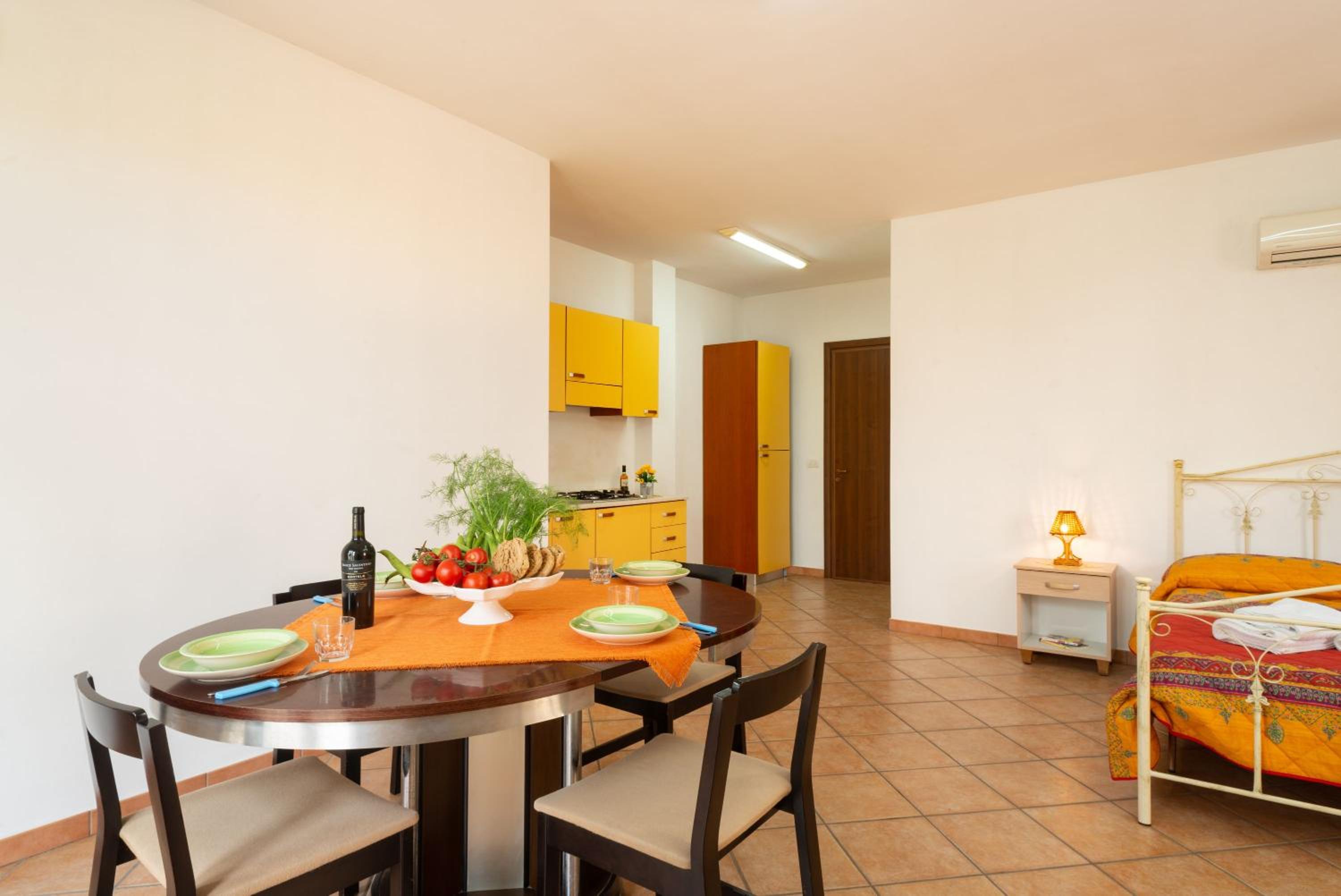 Superior One-Bedroom Apartment with Balcony - Photo 3