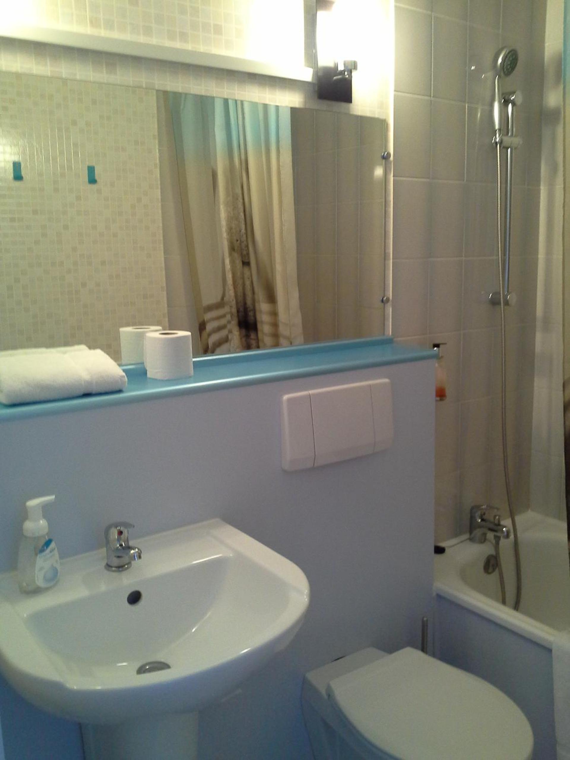 Double Room - Photo 15