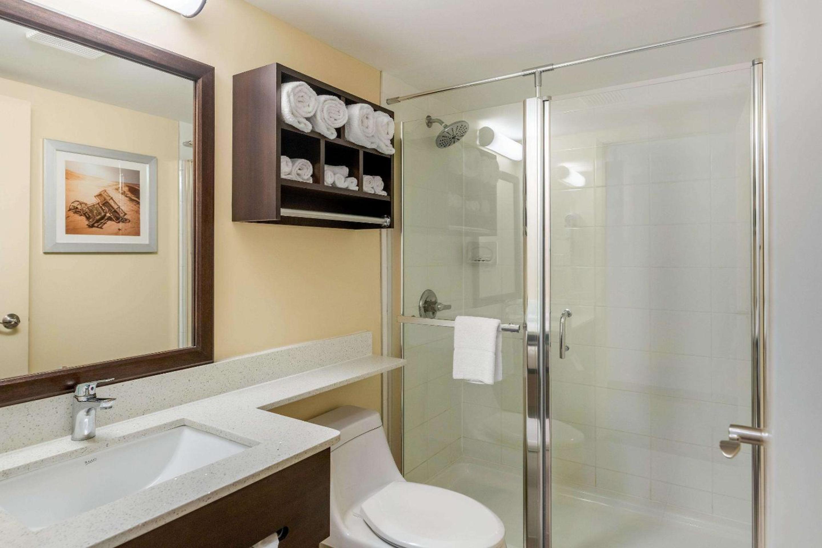 King Room - Non-Smoking - Photo 2