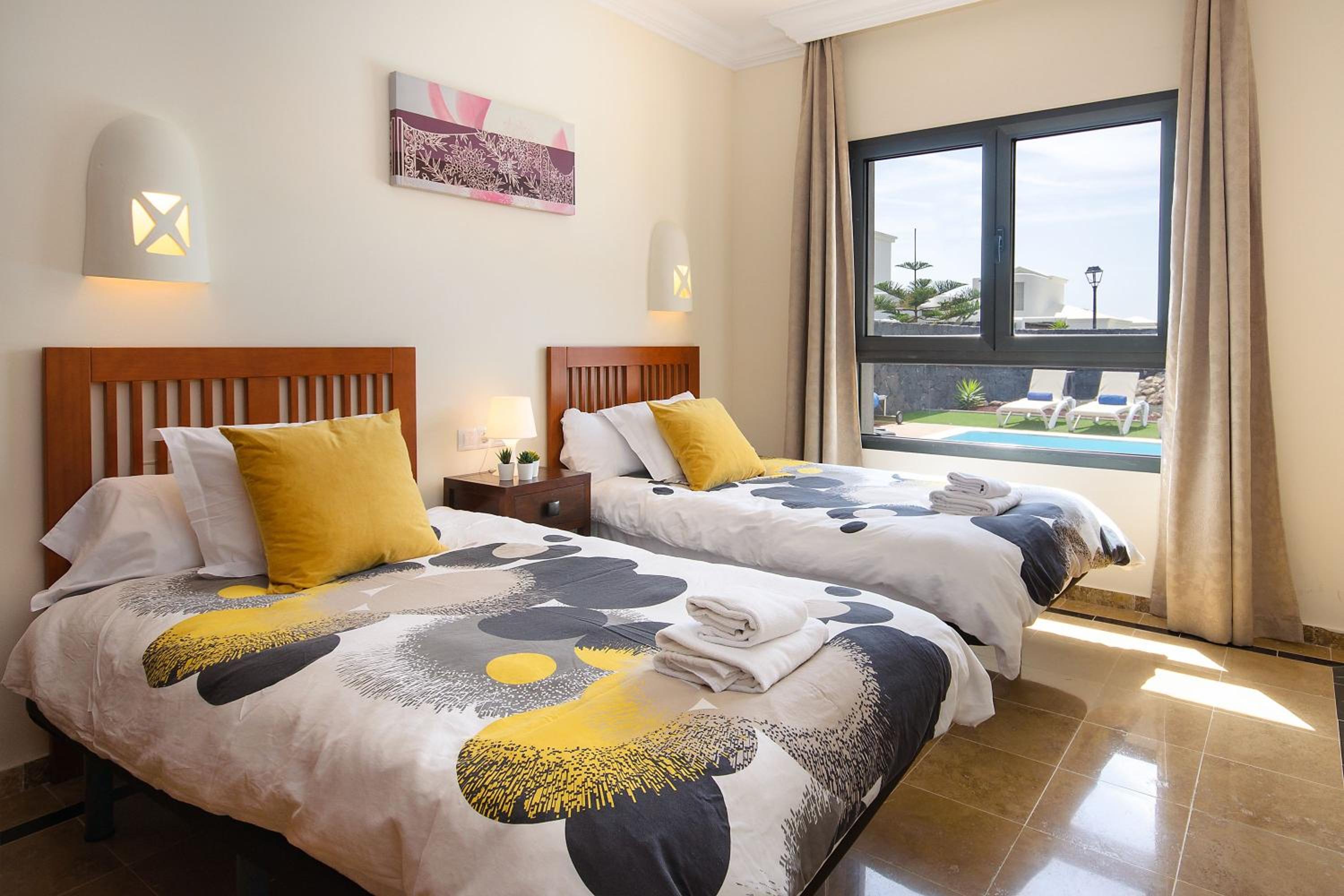 Villa with Sea View - Photo 23