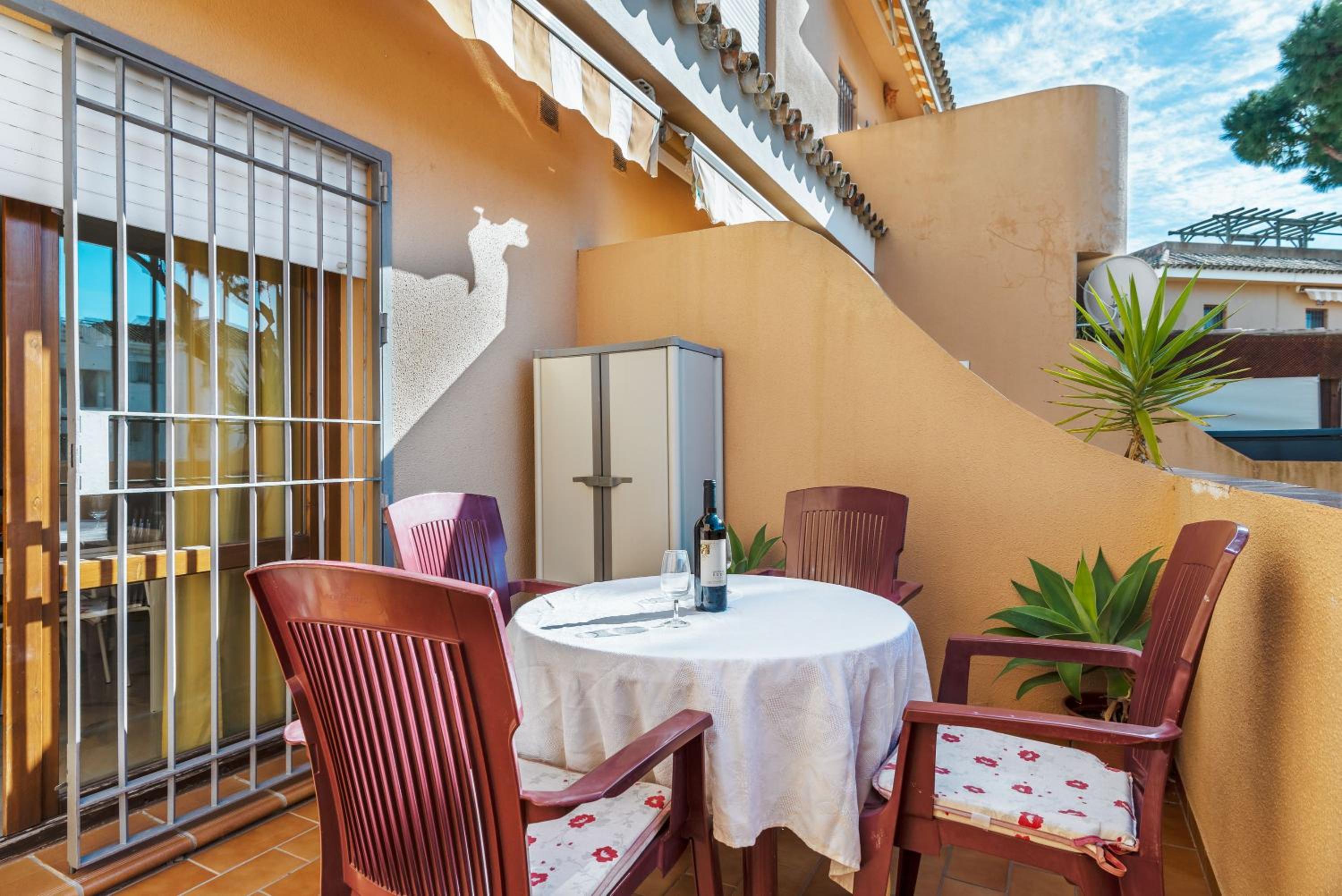 Superior One-Bedroom Apartment with Balcony - Photo 4
