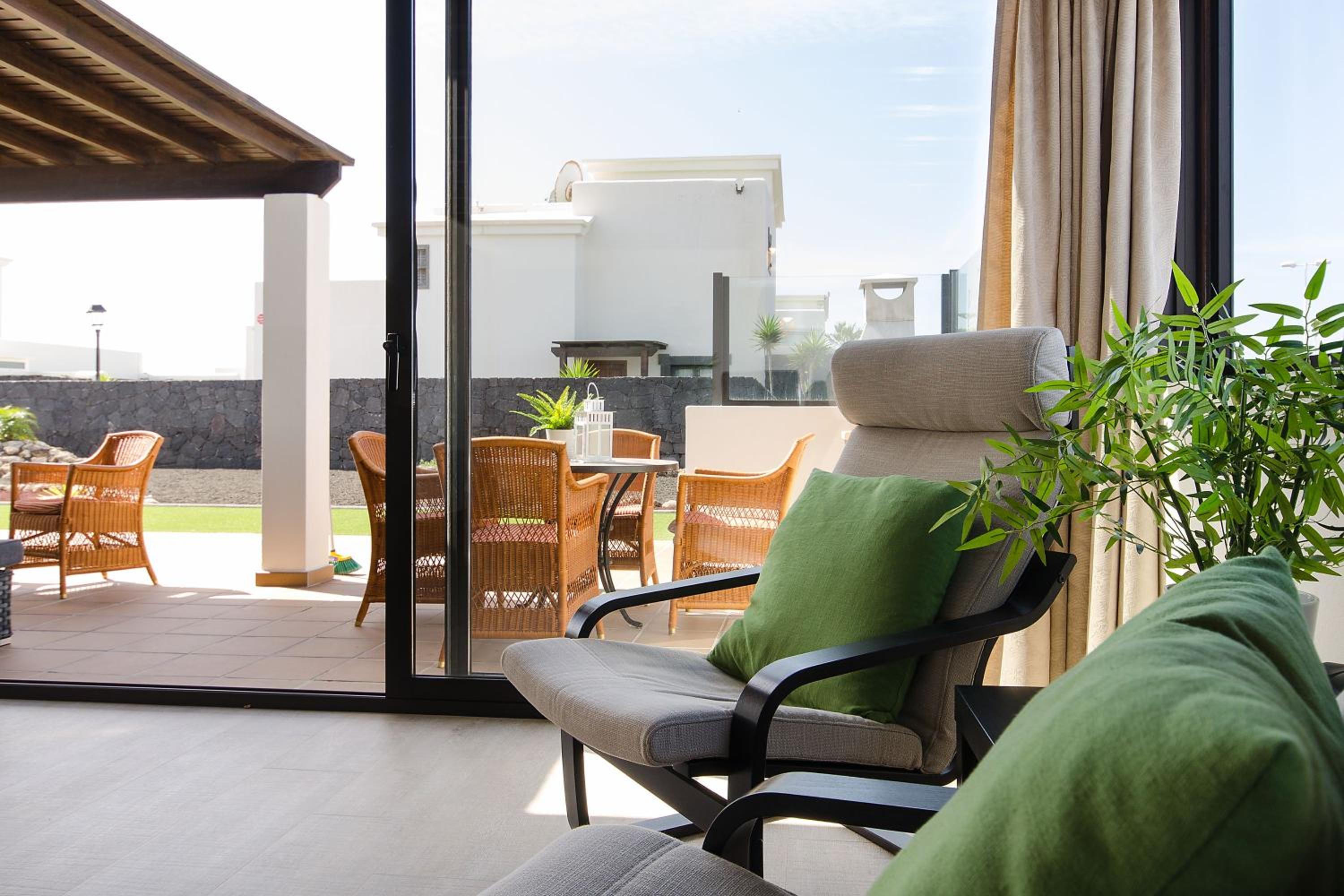 Villa with Sea View - Photo 7