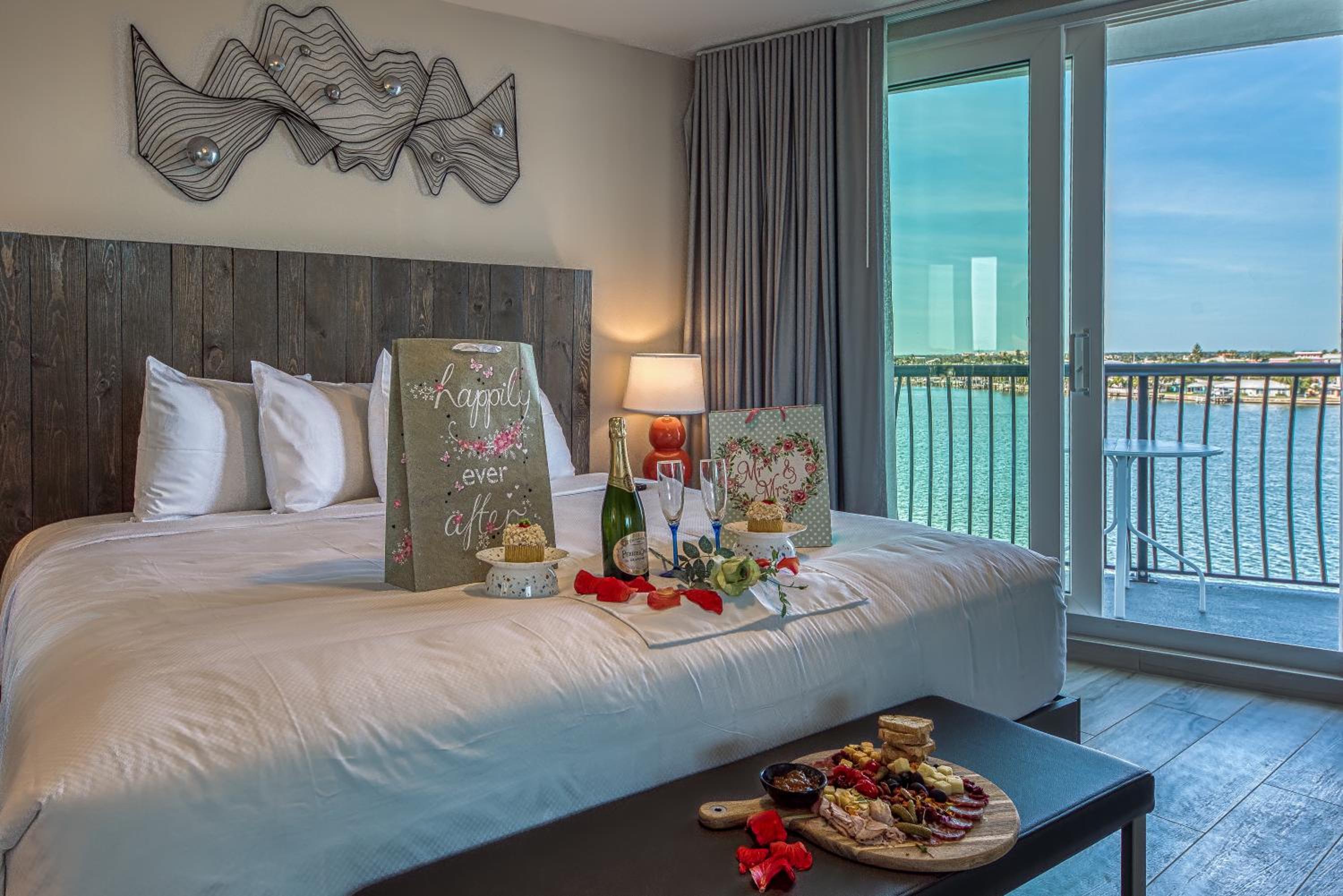 Three-Bedroom Suite with Balcony and Full Water View photo 3