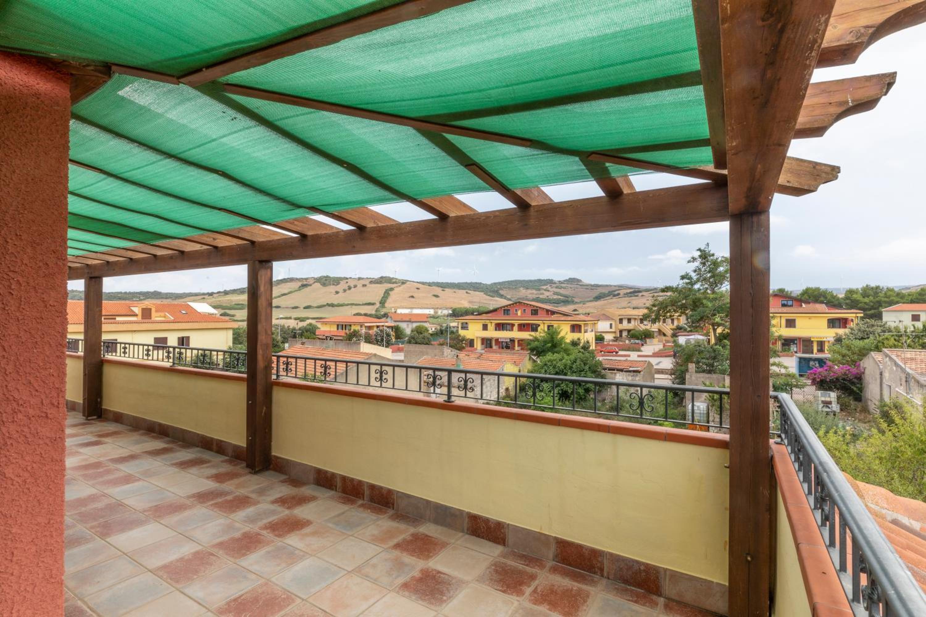 Three-Bedroom Premium Apartment with Balcony photo 3