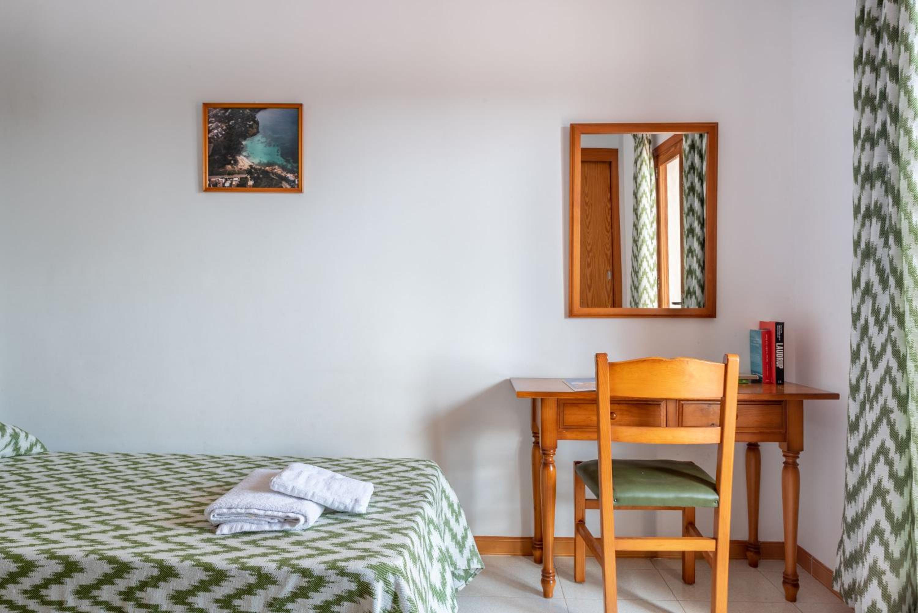 Superior One-Bedroom Apartment with Balcony - Photo 4
