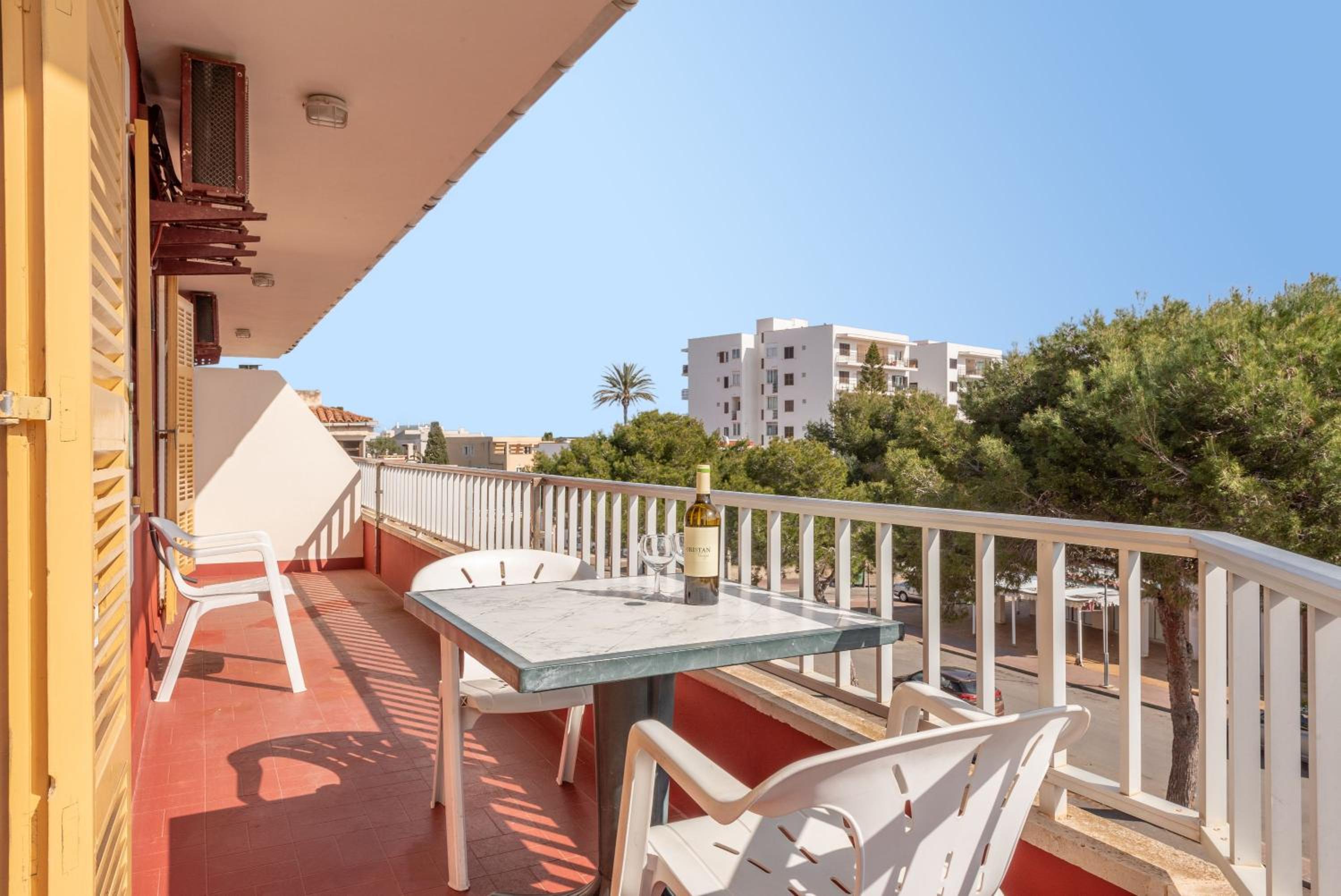 Superior One-Bedroom Apartment with Balcony - Photo 20
