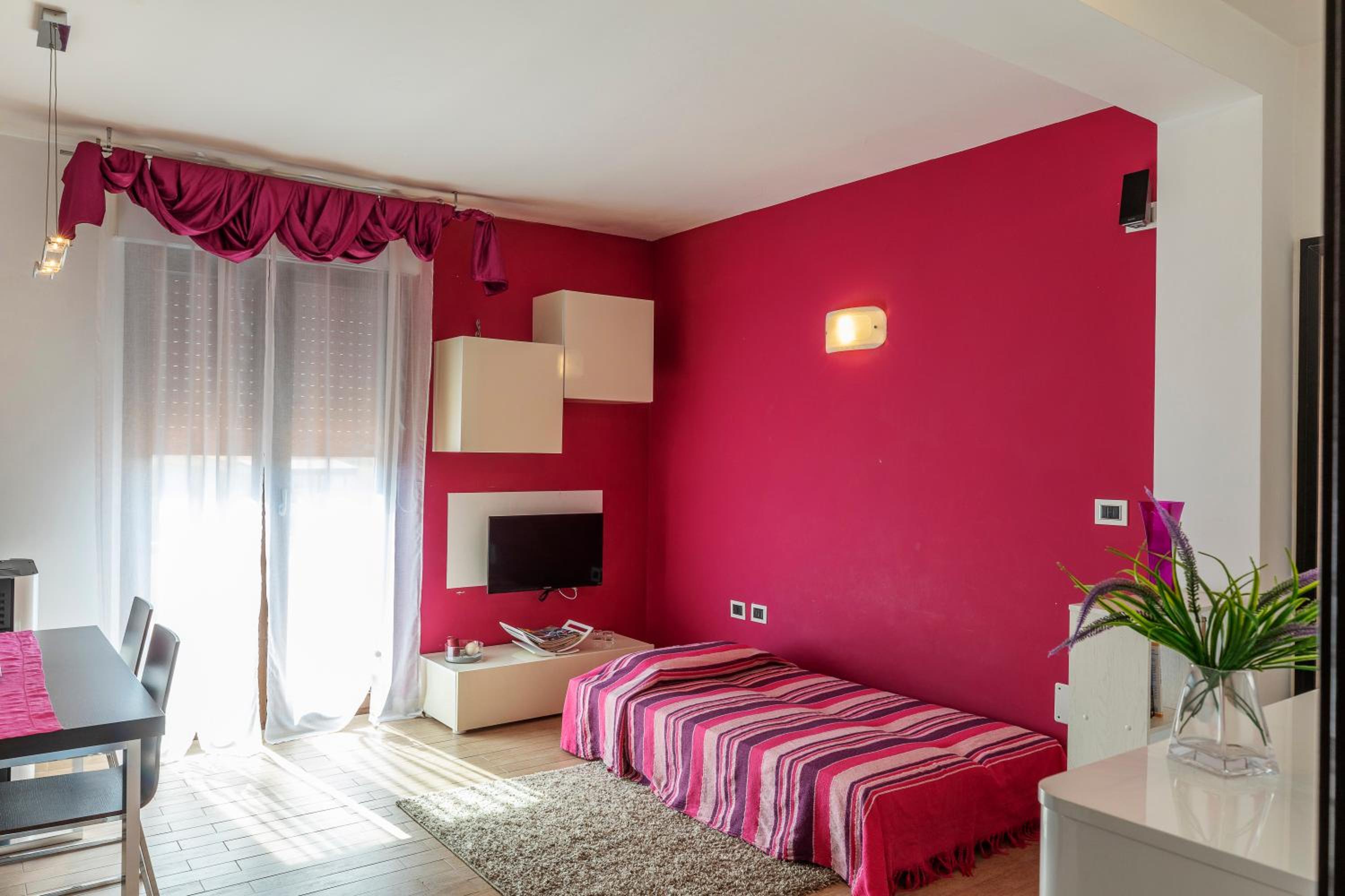 Superior One-Bedroom Apartment with Balcony - Photo 19
