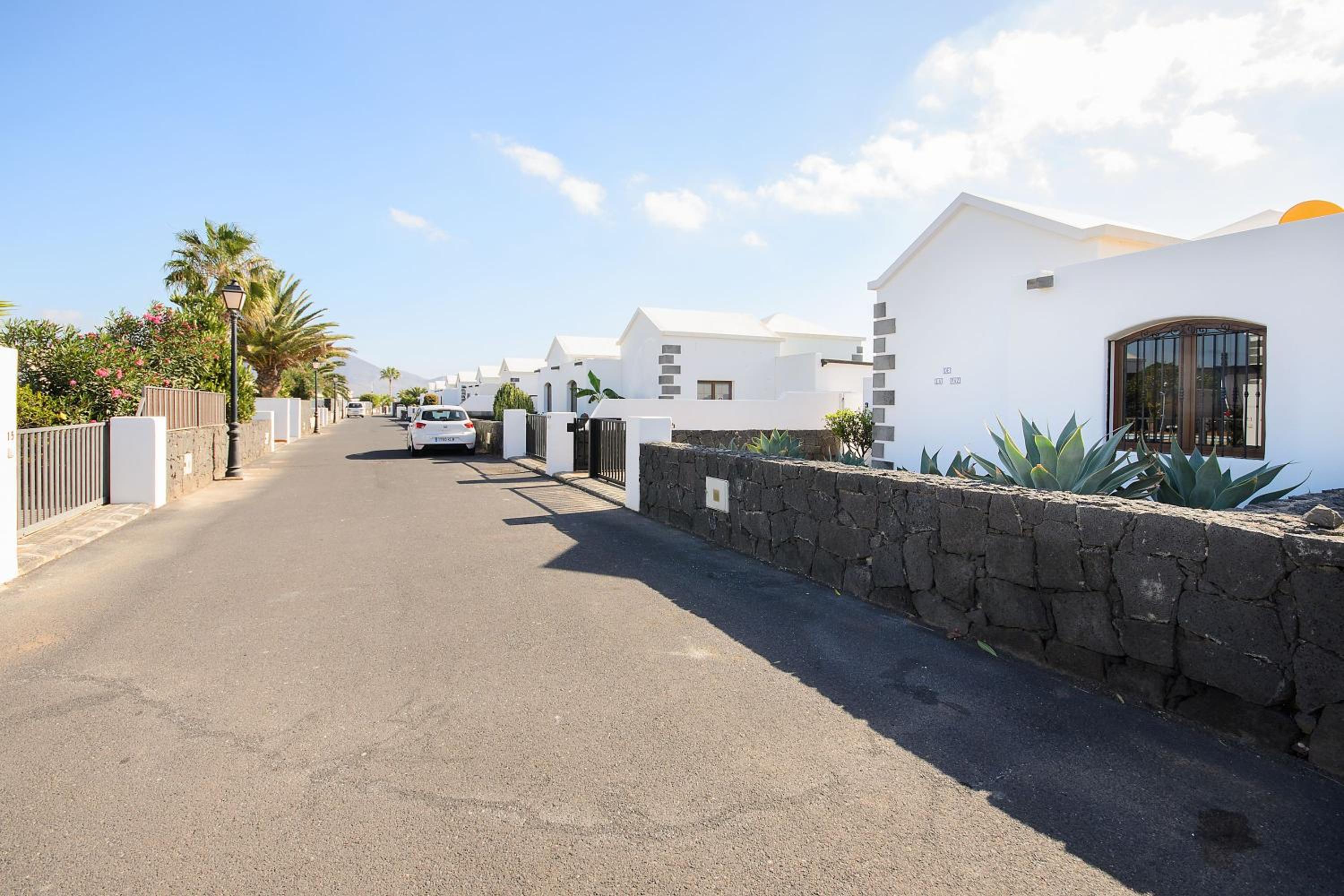 Villa with Garden View - Photo 25