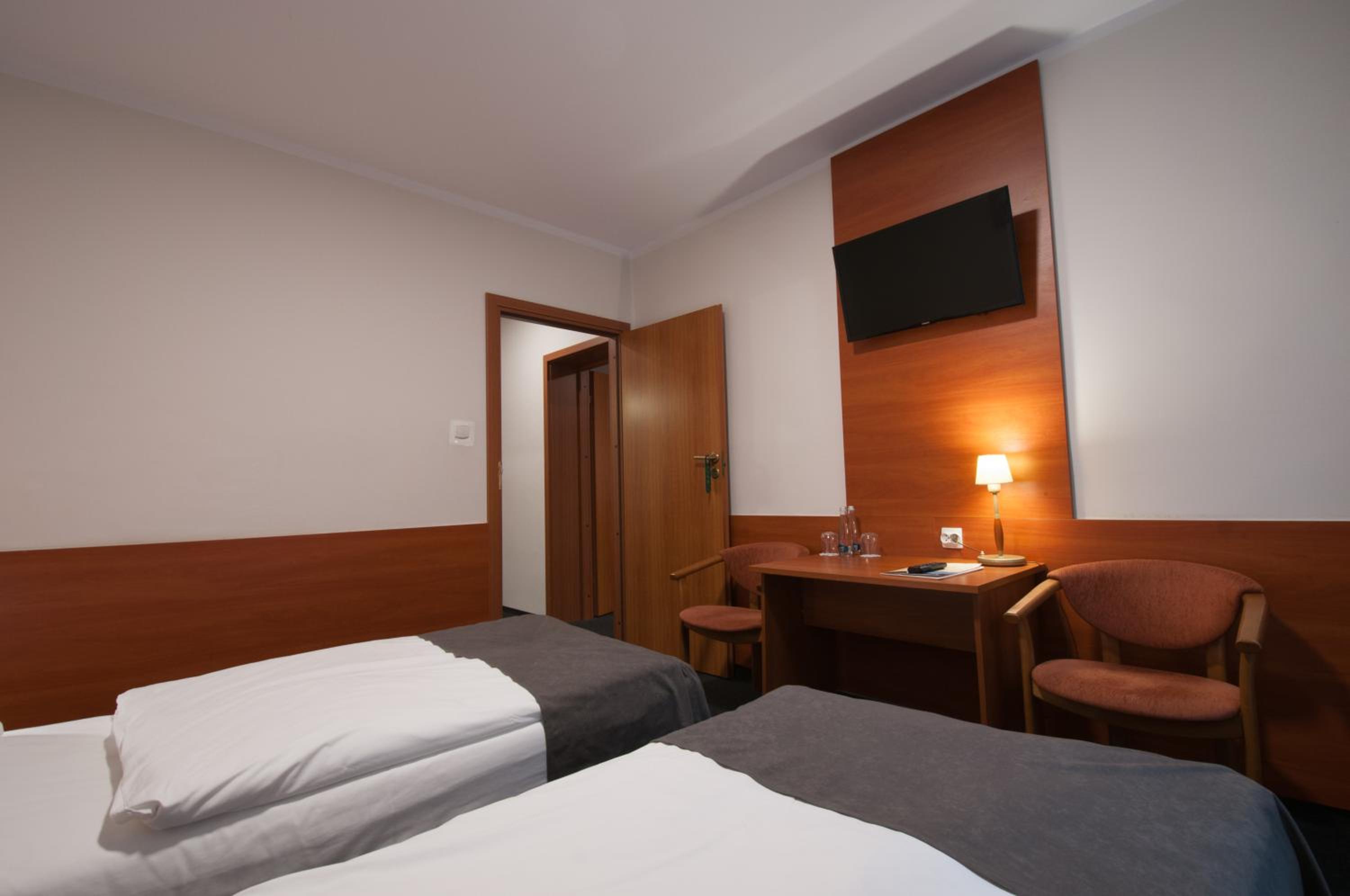 Twin Room photo 2