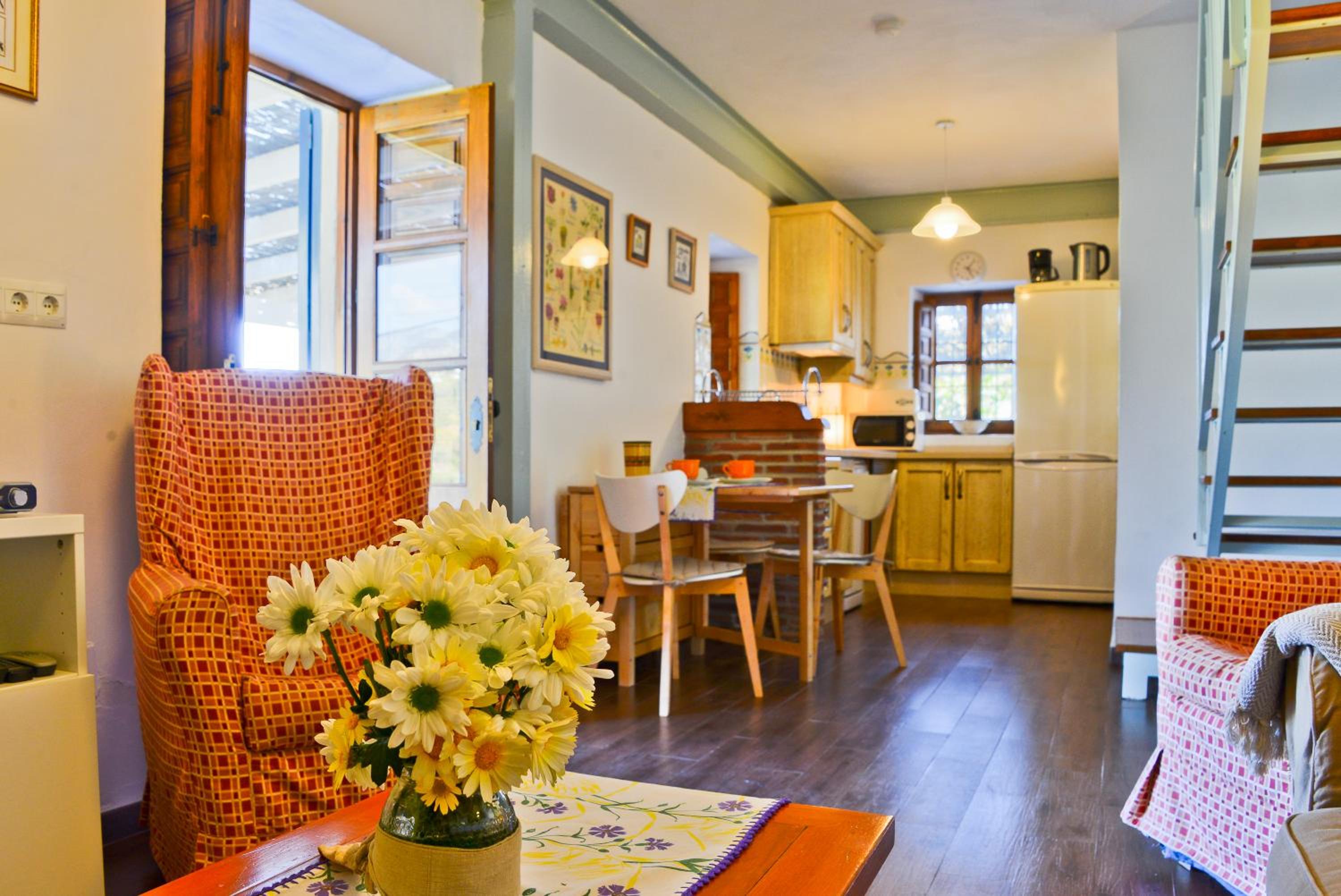 Two-Bedroom House - Photo 8