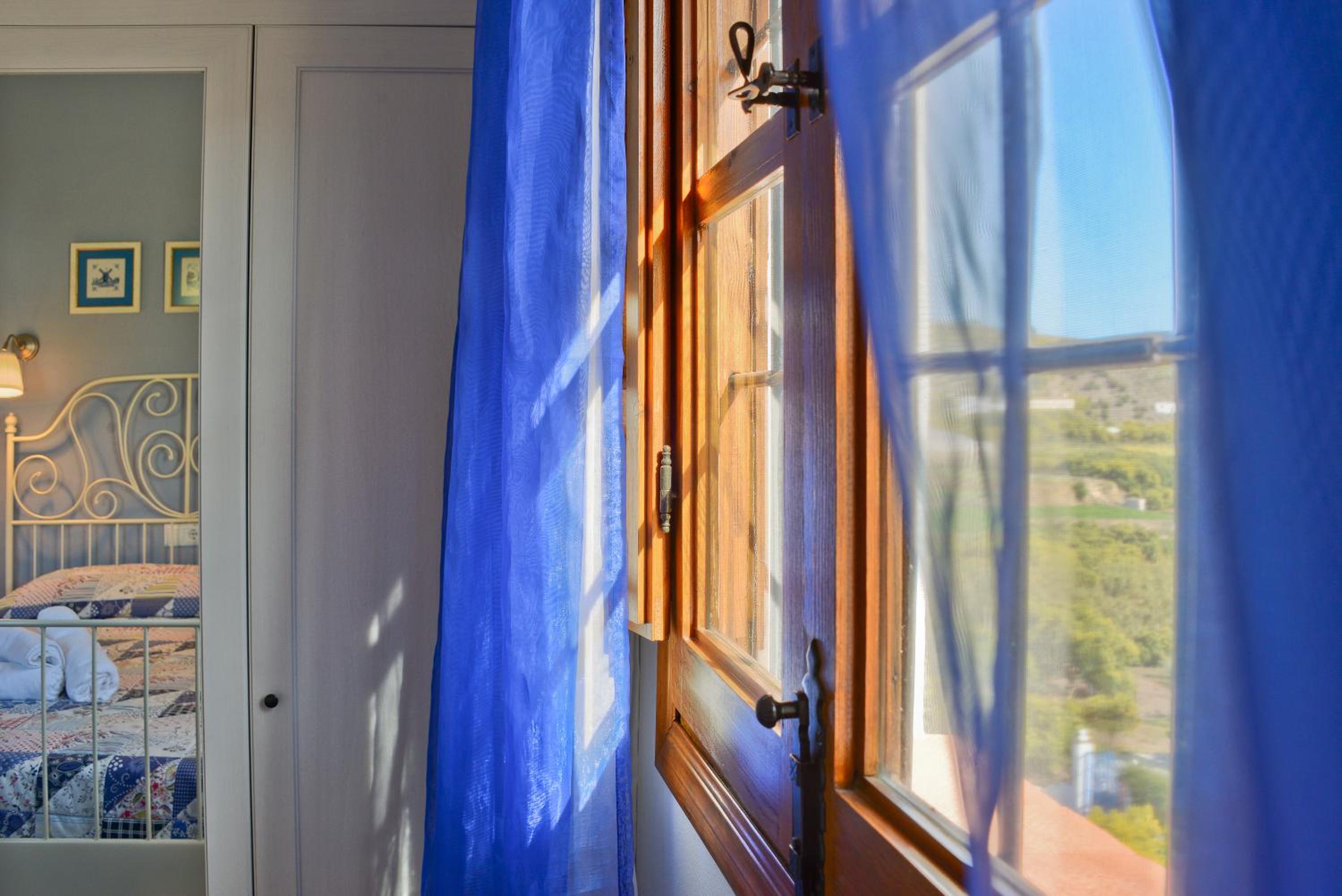 Two-Bedroom House - Photo 19