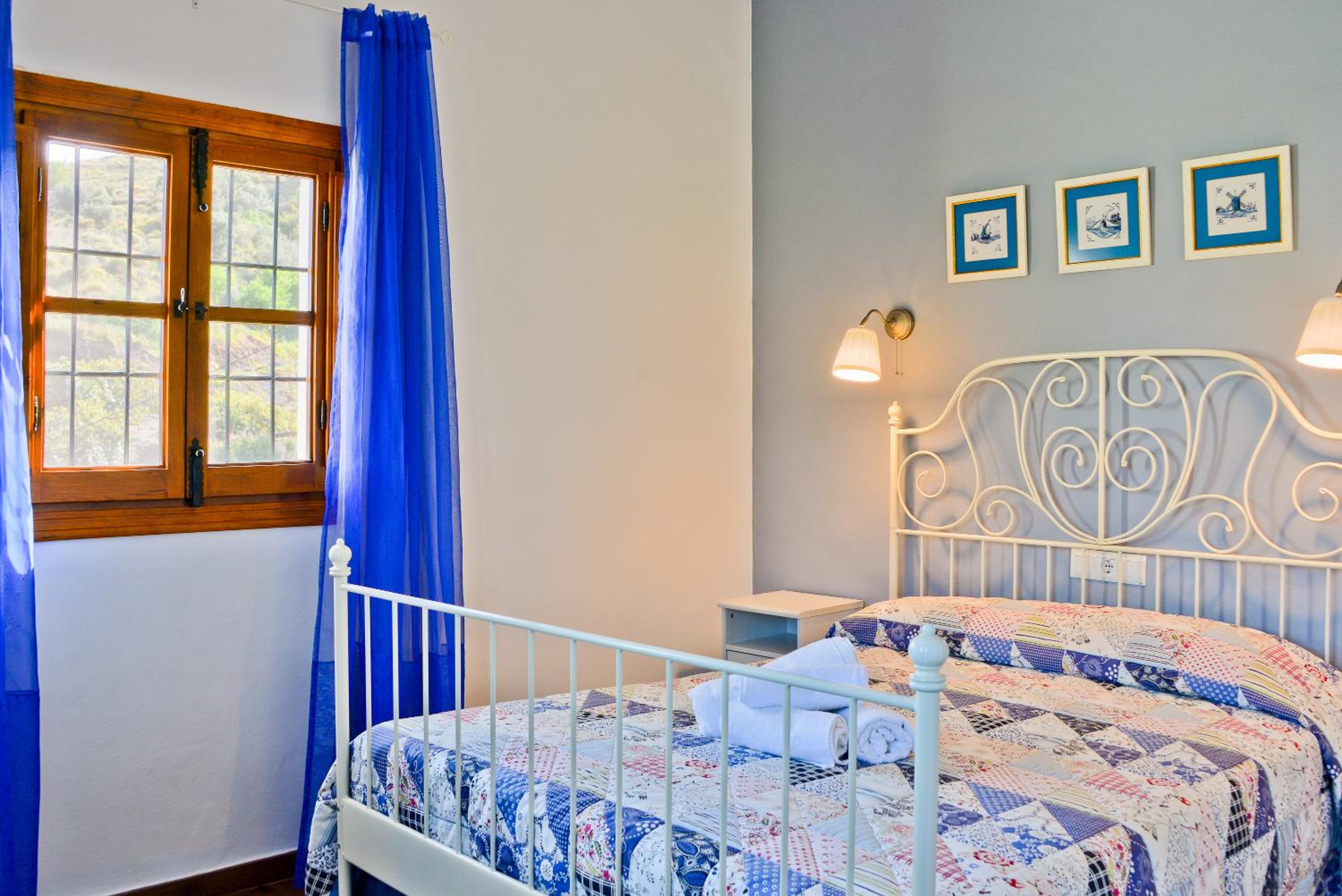 Two-Bedroom House - Photo 20