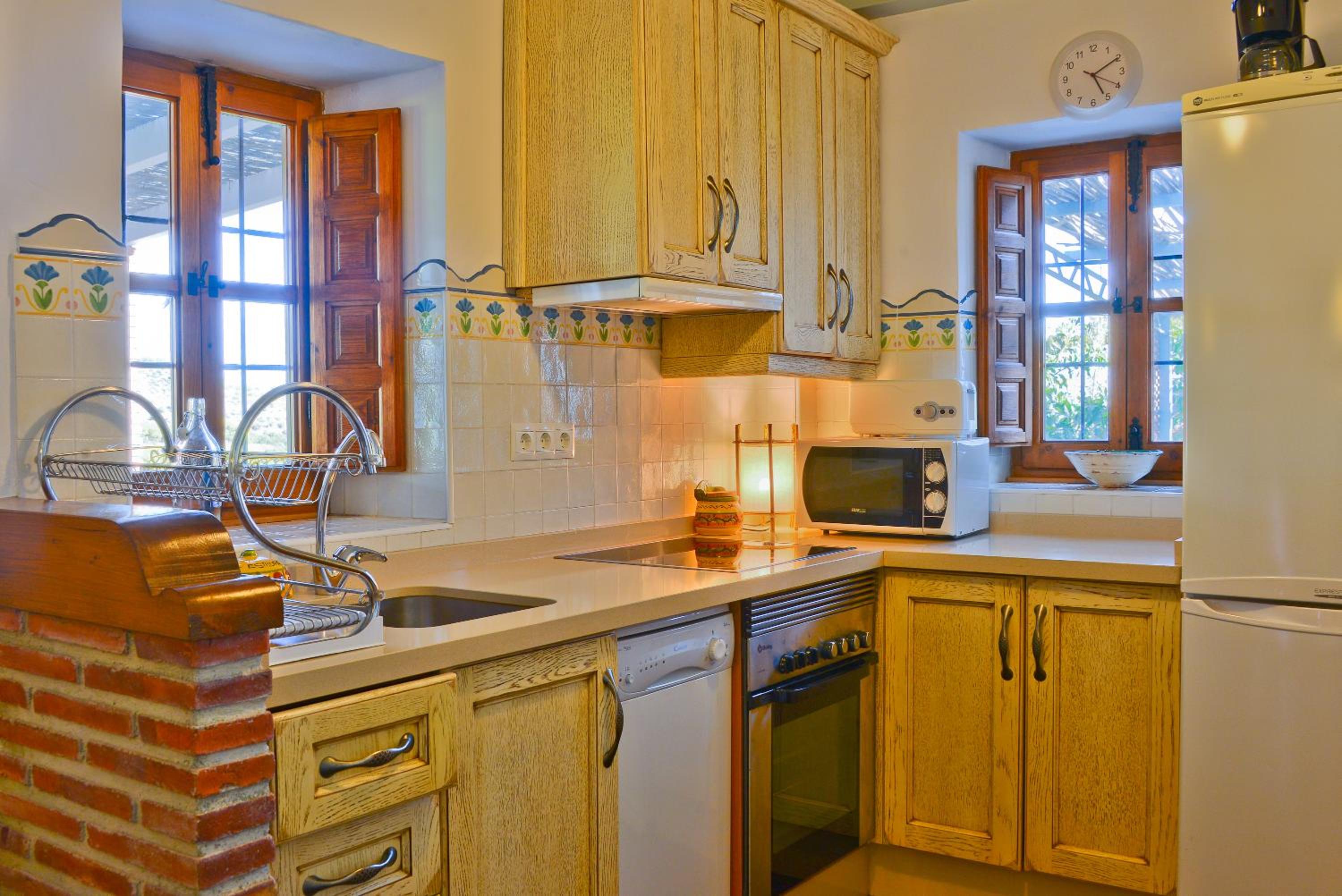 Two-Bedroom House - Photo 23