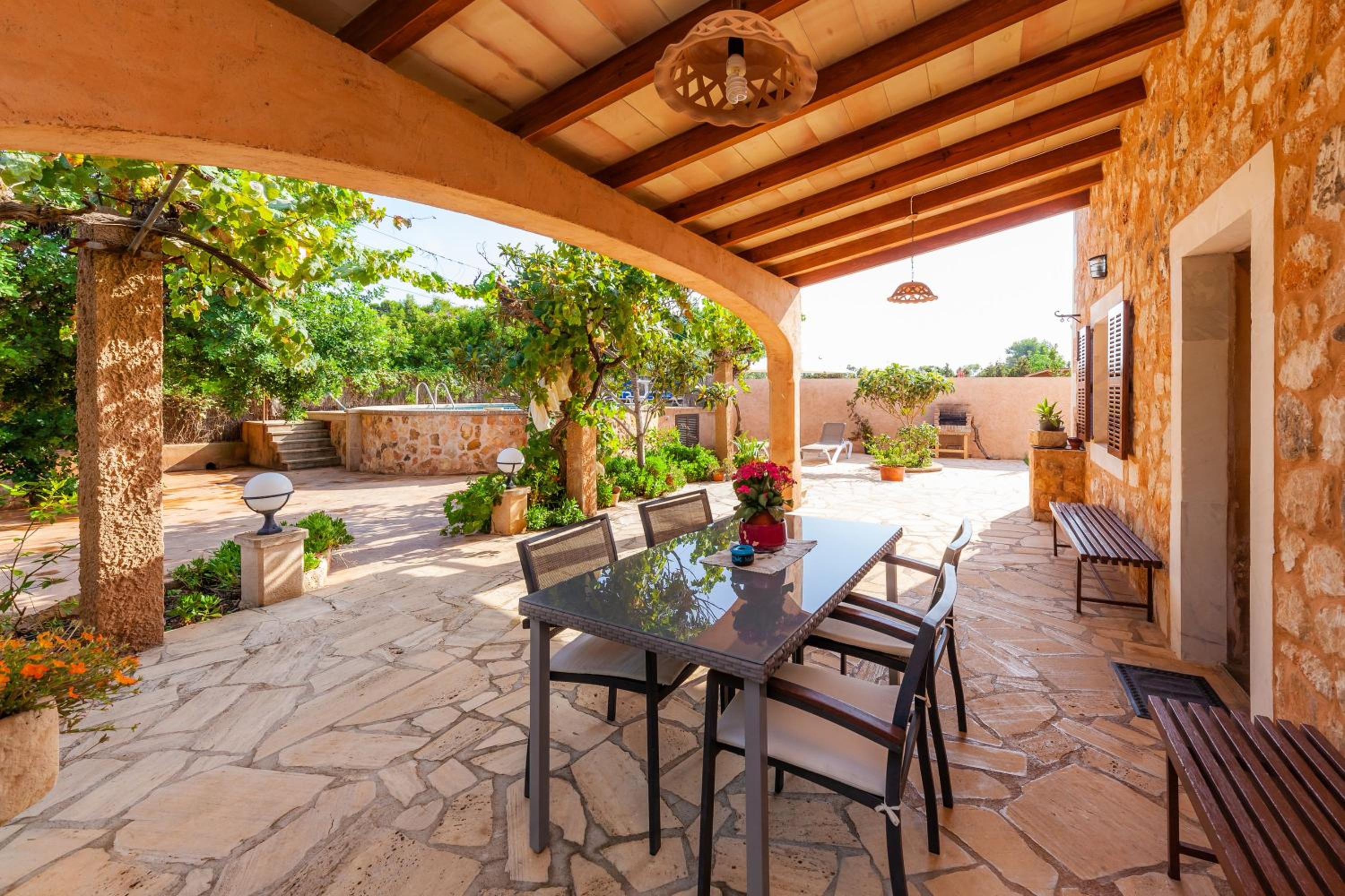 Villa photo 2